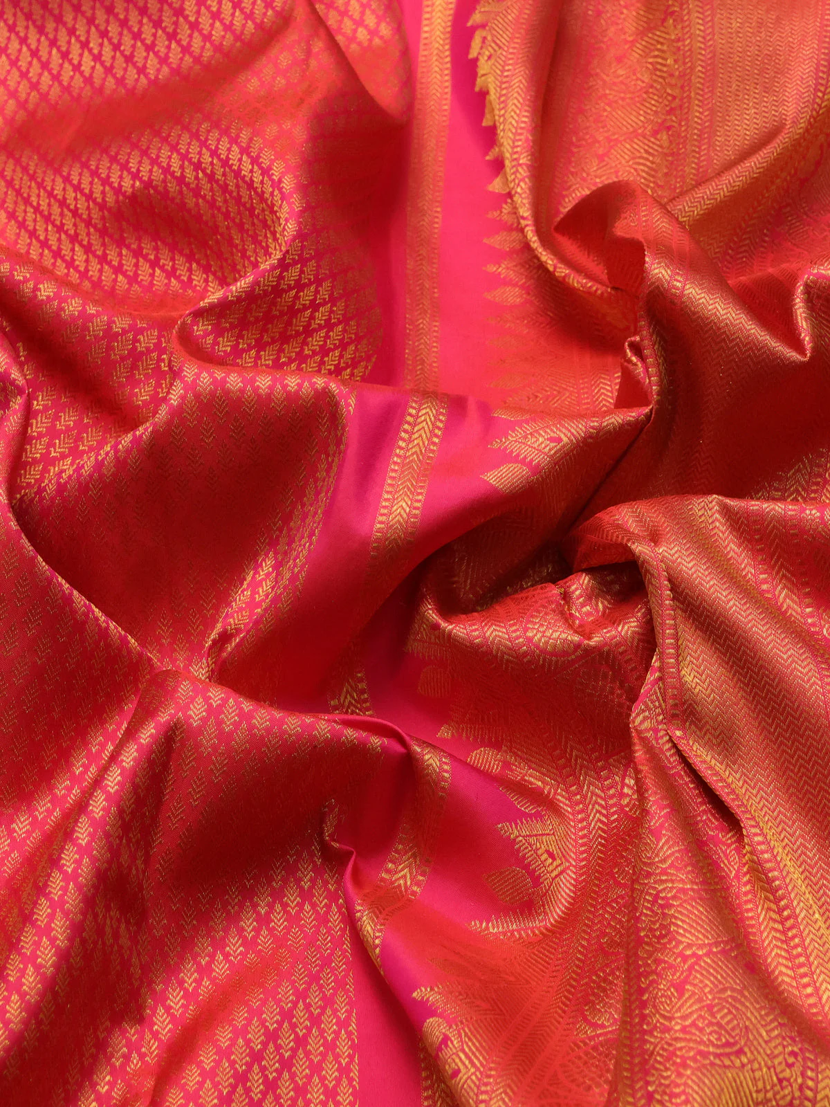 Pure kanchipuram silk saree dual shade of pinkish orange with allover zari woven brocade weaves and rich zari woven border - Image 3