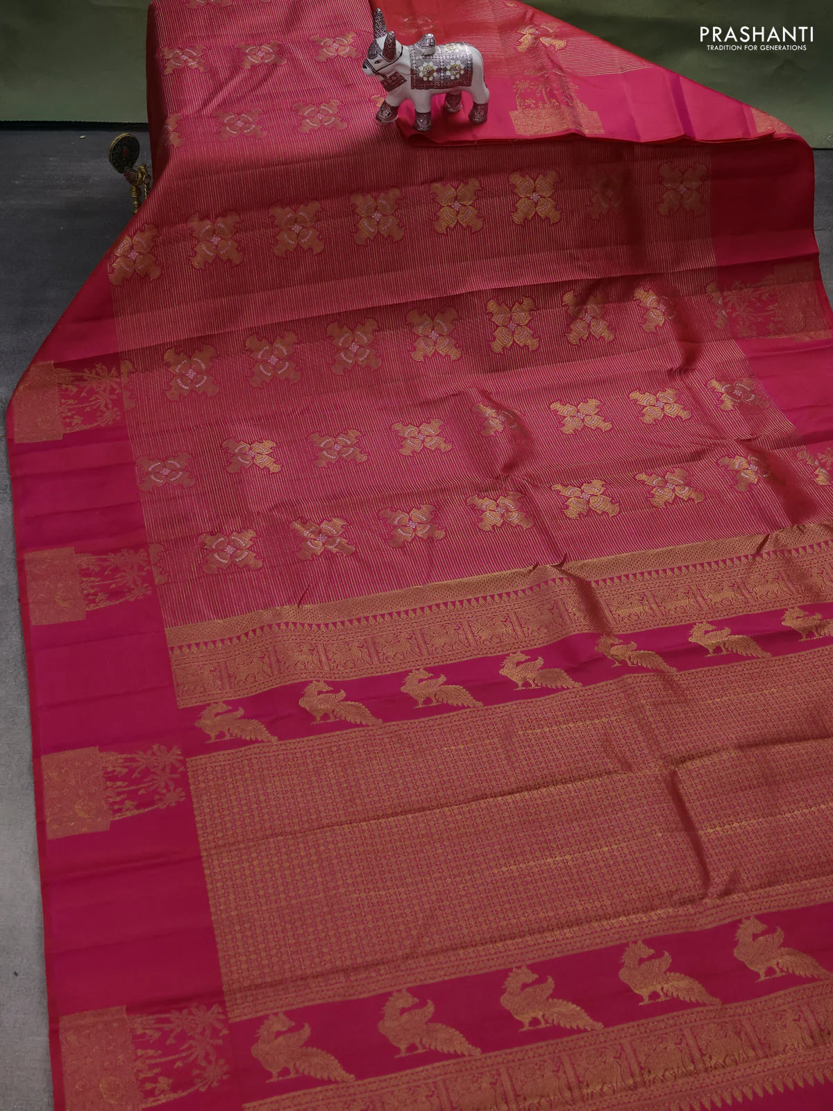 Pure kanchipuram silk saree dual shade of pinkish orange with allover zari woven vairaosi pattern & buttas and simple border - Image 2