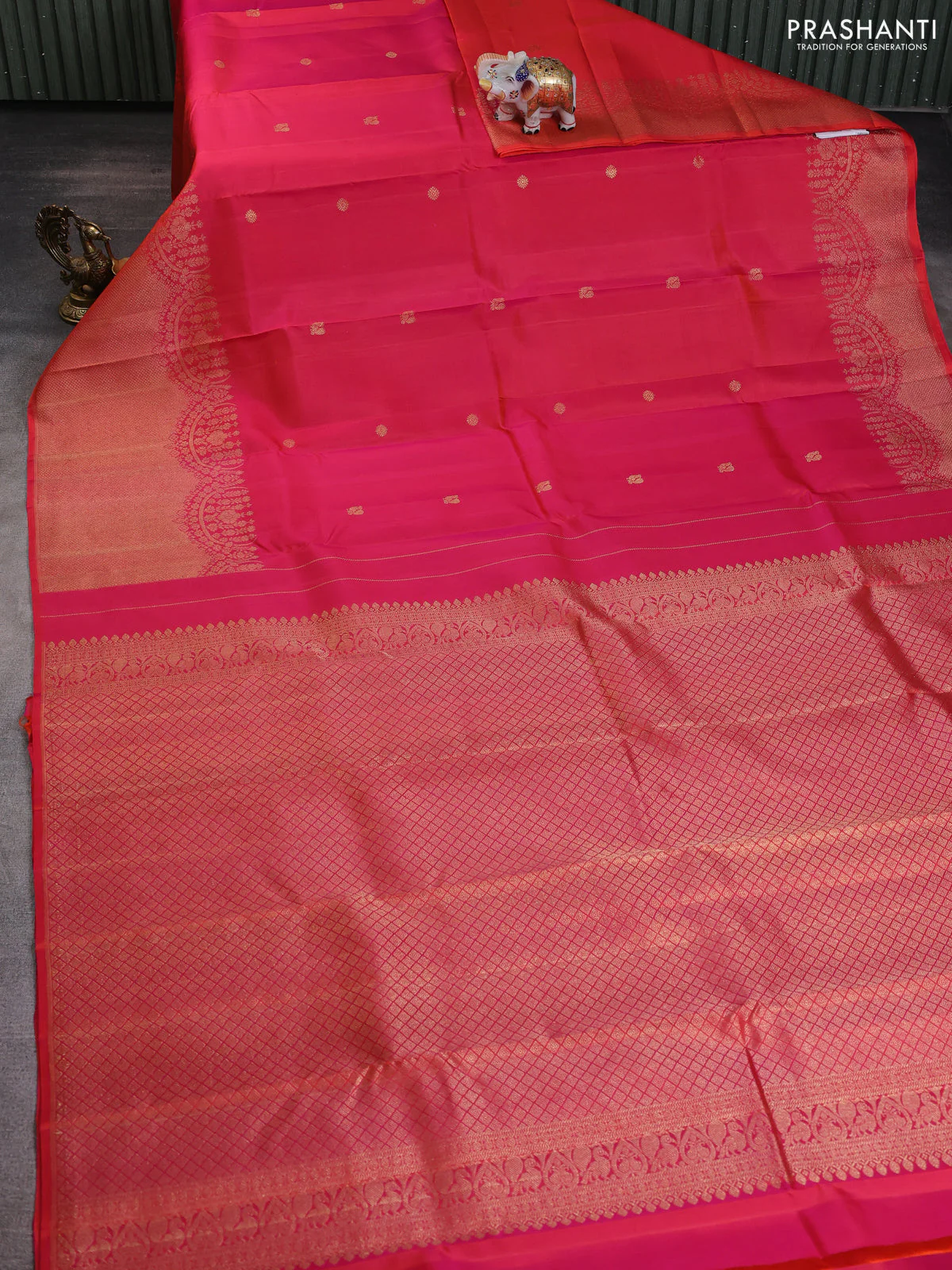 Pure kanchipuram silk saree dual shade of pinkish orange with annam & rudhraksha zari woven buttas and long zari woven border - Image 2