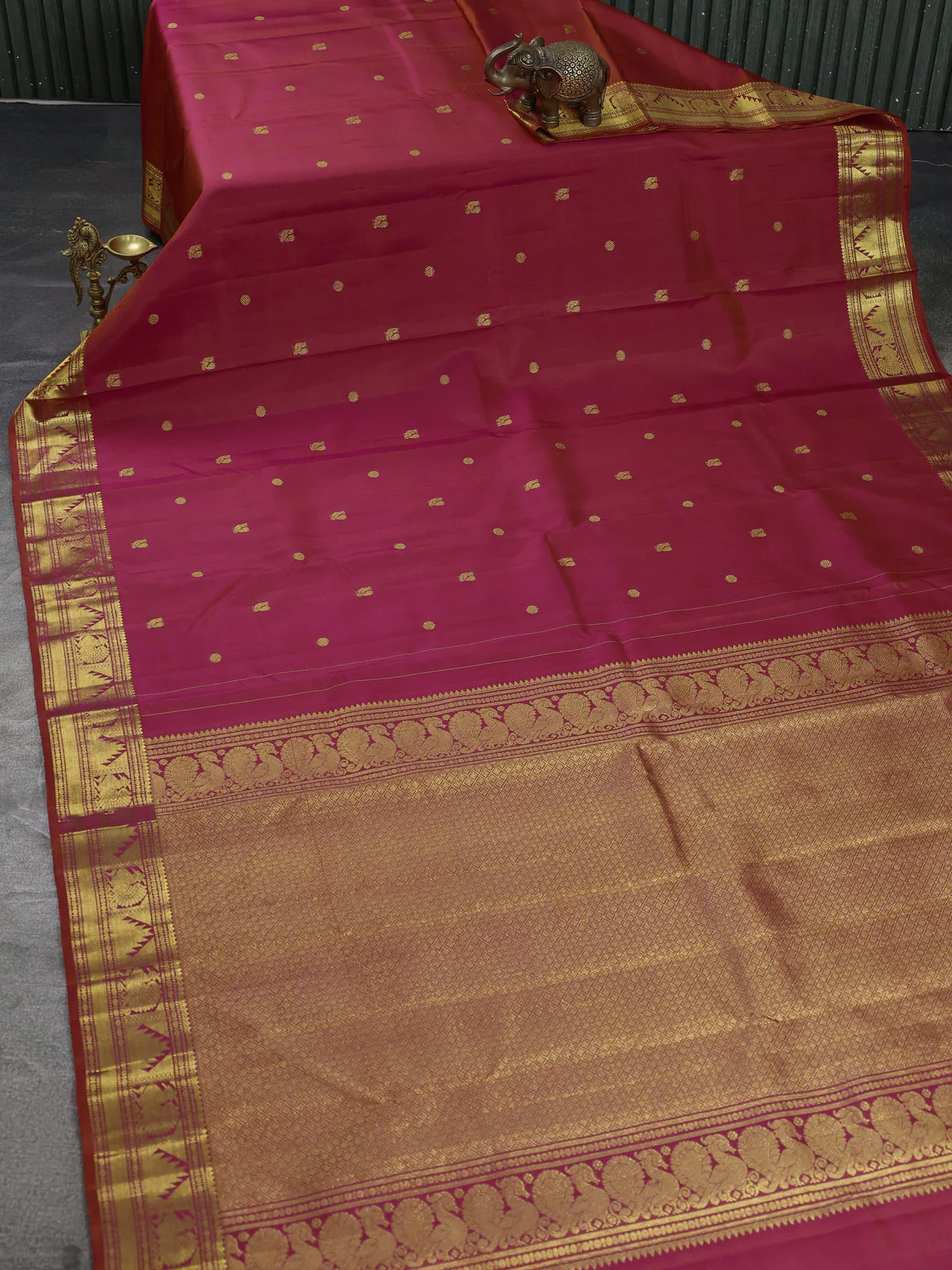 Pure kanchipuram silk saree dual shade of pinkish orange with zari woven buttas and zari woven border - Image 2