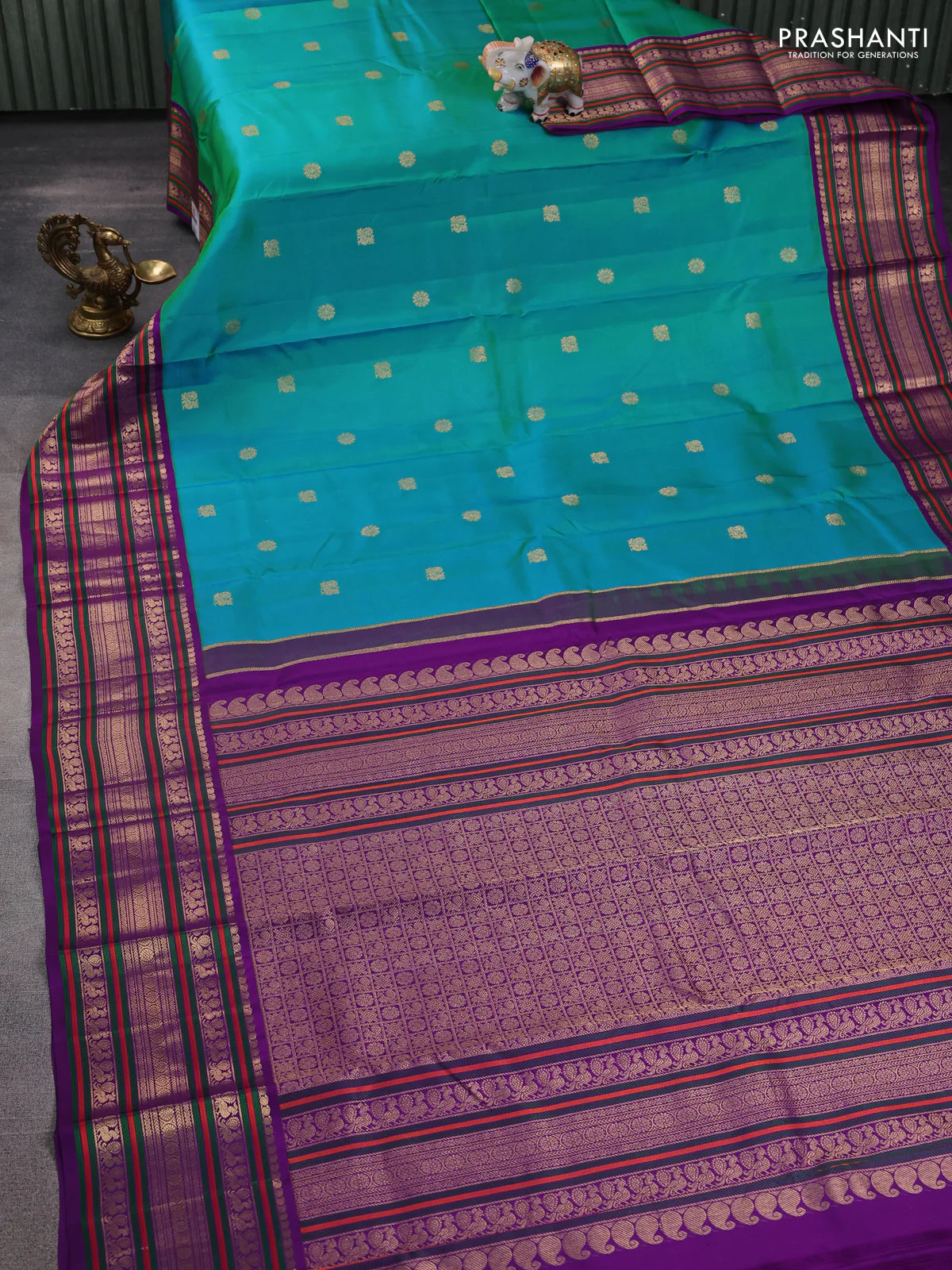 Pure kanchipuram silk saree dual shade of teal bluish green and purple with zari woven buttas and rich zari woven korvai border - Image 2