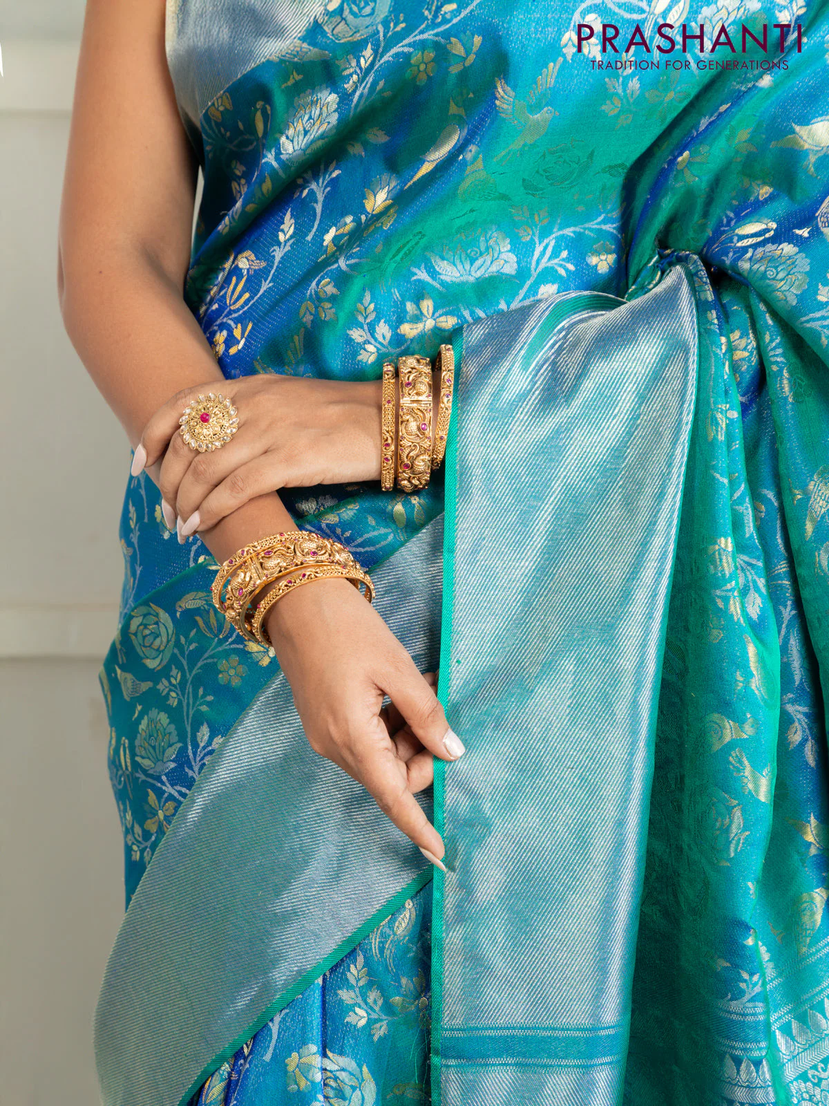 Pure kanchipuram silk saree dual shade of teal green with bird motif weaves and silver zari woven border - Image 7