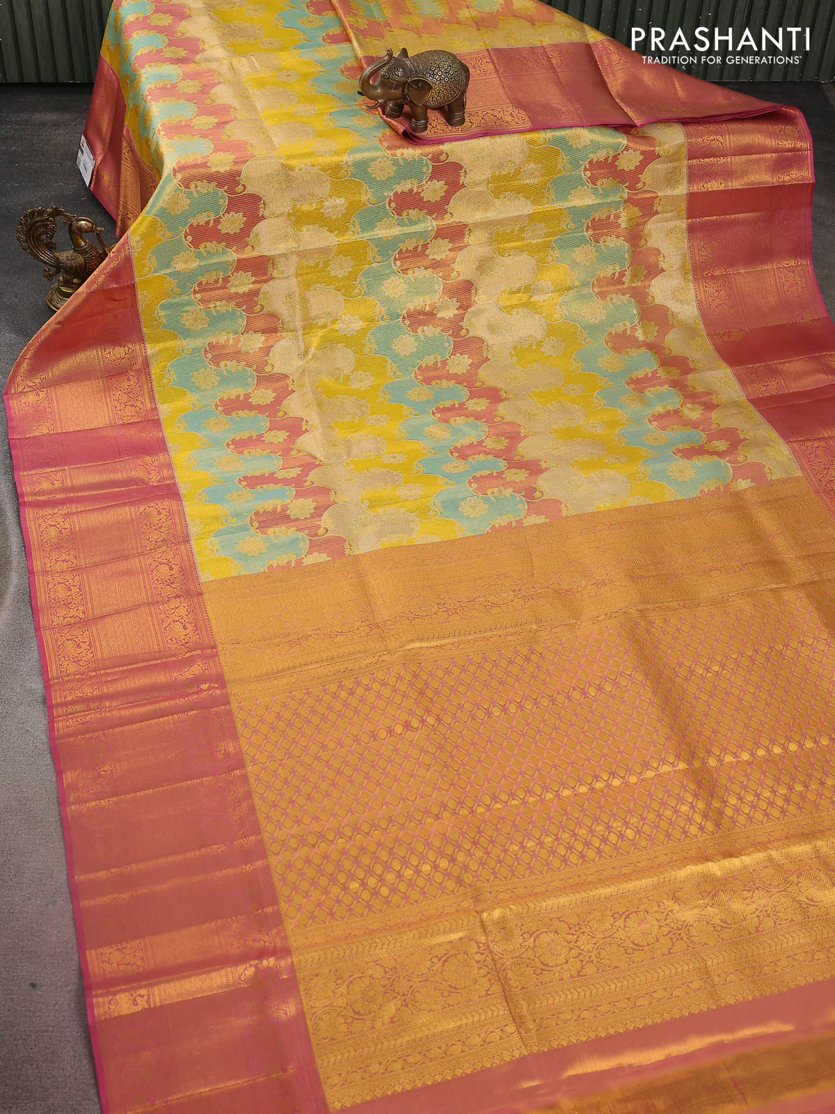 Pure kanchipuram silk saree gold and pink with allover zari woven rangkat weaves and zari woven border - Image 2