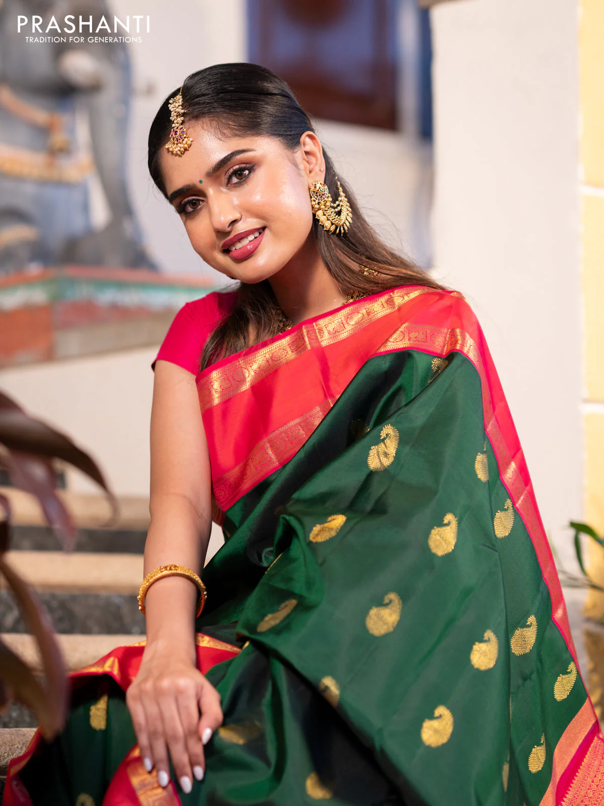 Pure kanchipuram silk saree green and dual shade of pink with paisley zari woven buttas and rettapet zari woven border - Image 3