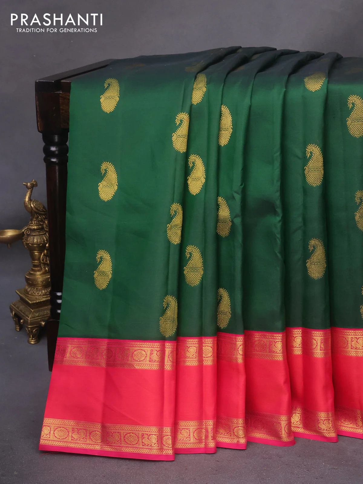 Pure kanchipuram silk saree green and dual shade of pink with paisley zari woven buttas and rettapet zari woven border - Image 5
