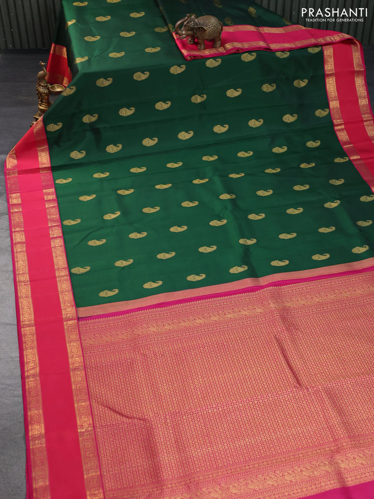 Pure kanchipuram silk saree green and dual shade of pink with paisley zari woven buttas and rettapet zari woven border - Image 6