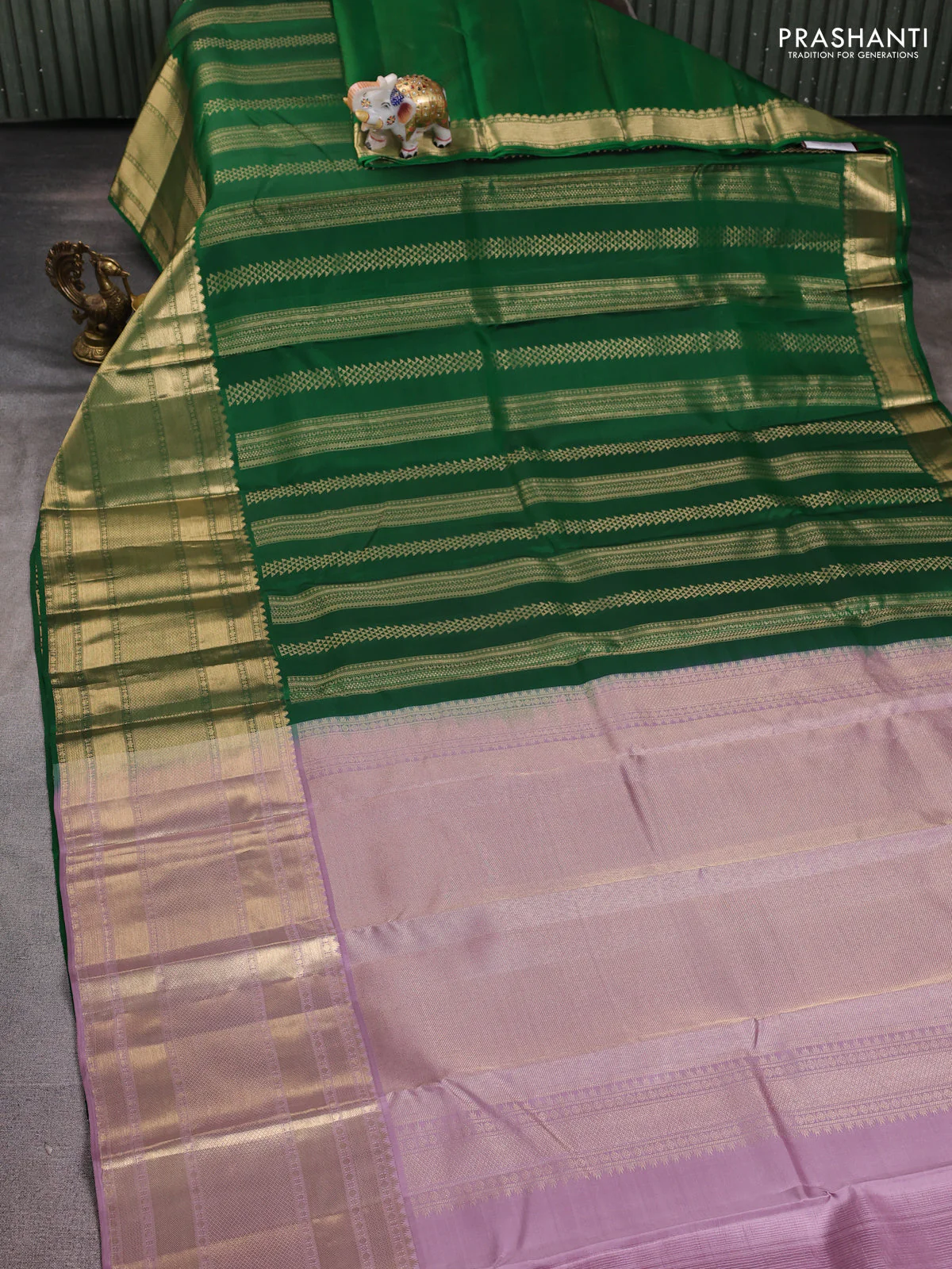 Pure kanchipuram silk saree green and pastel pink with allover zari weaves and long rich zari woven border - Image 2