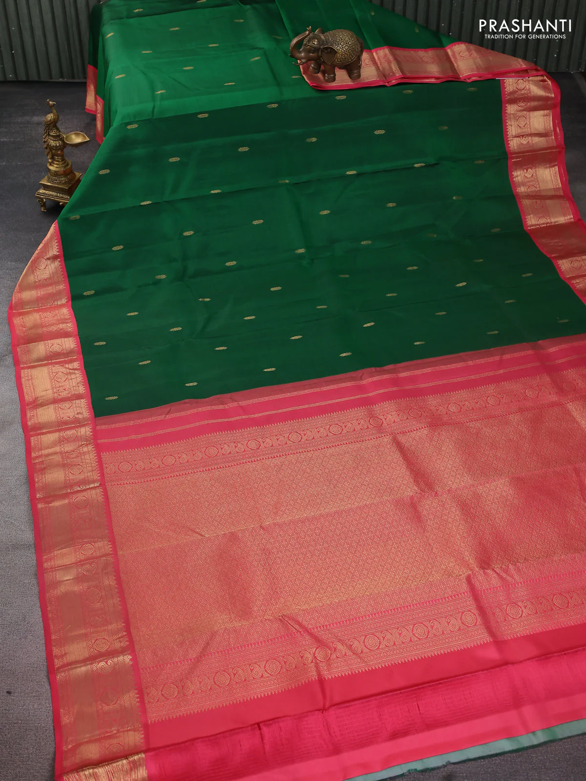 Pure kanchipuram silk saree green and peach pink with zari woven buttas and zari woven korvai border - Image 2
