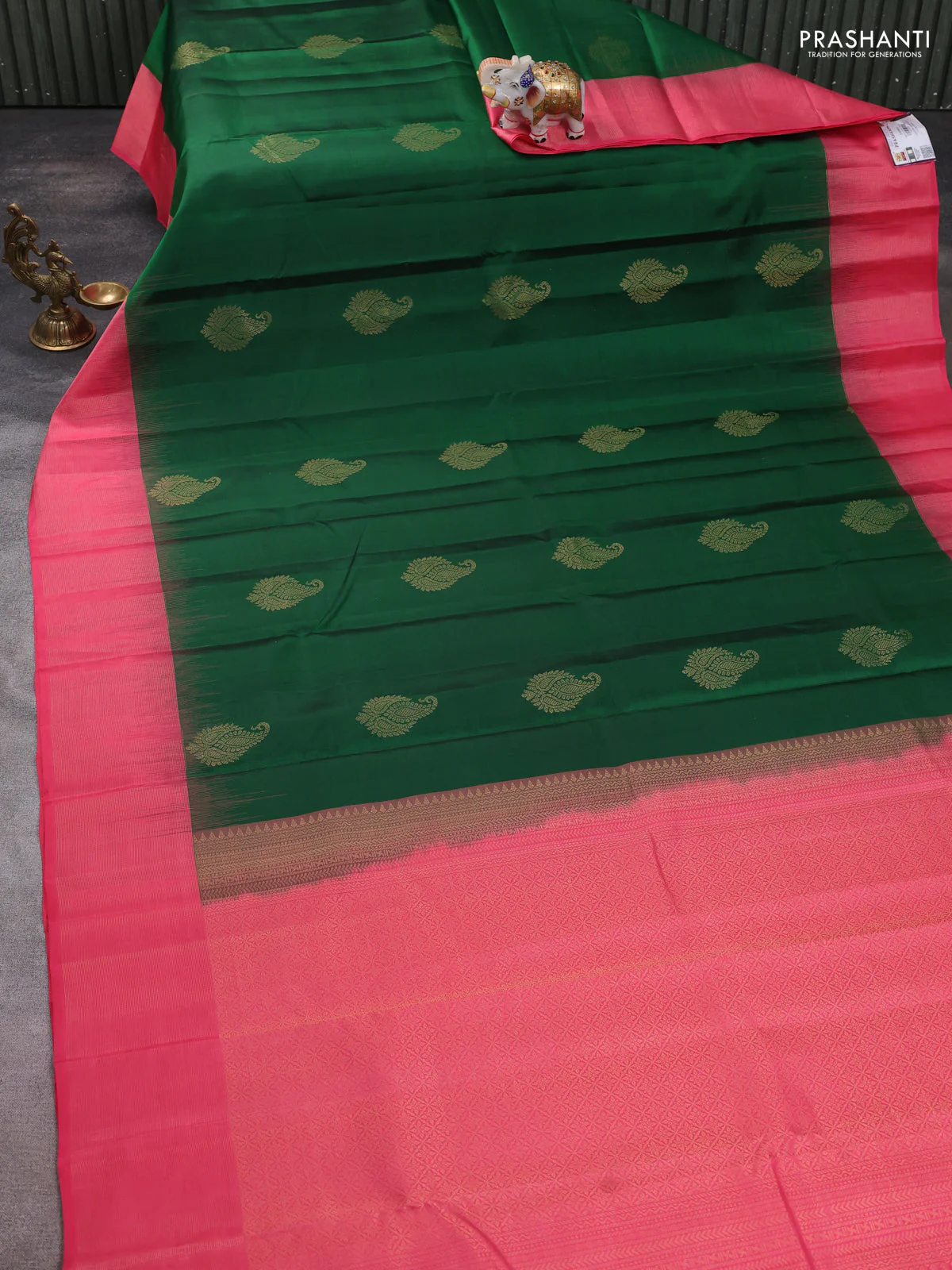 Pure kanchipuram silk saree green and peach pink with zari woven paisley buttas and zari woven border - Image 2
