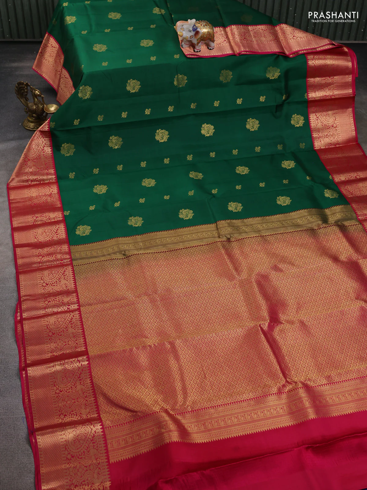 Pure kanchipuram silk saree green and pink with zari woven buttas and rich zari woven korvai border - Image 2