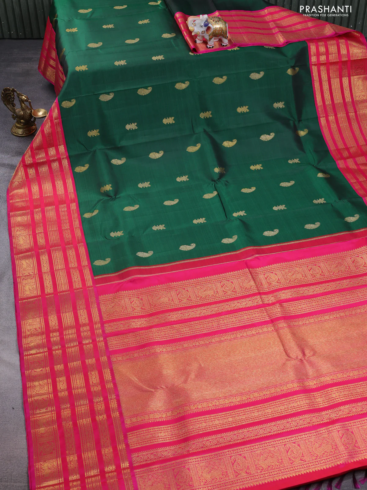 Pure kanchipuram silk saree green and pink with zari woven buttas and zari woven korvai border - Image 2