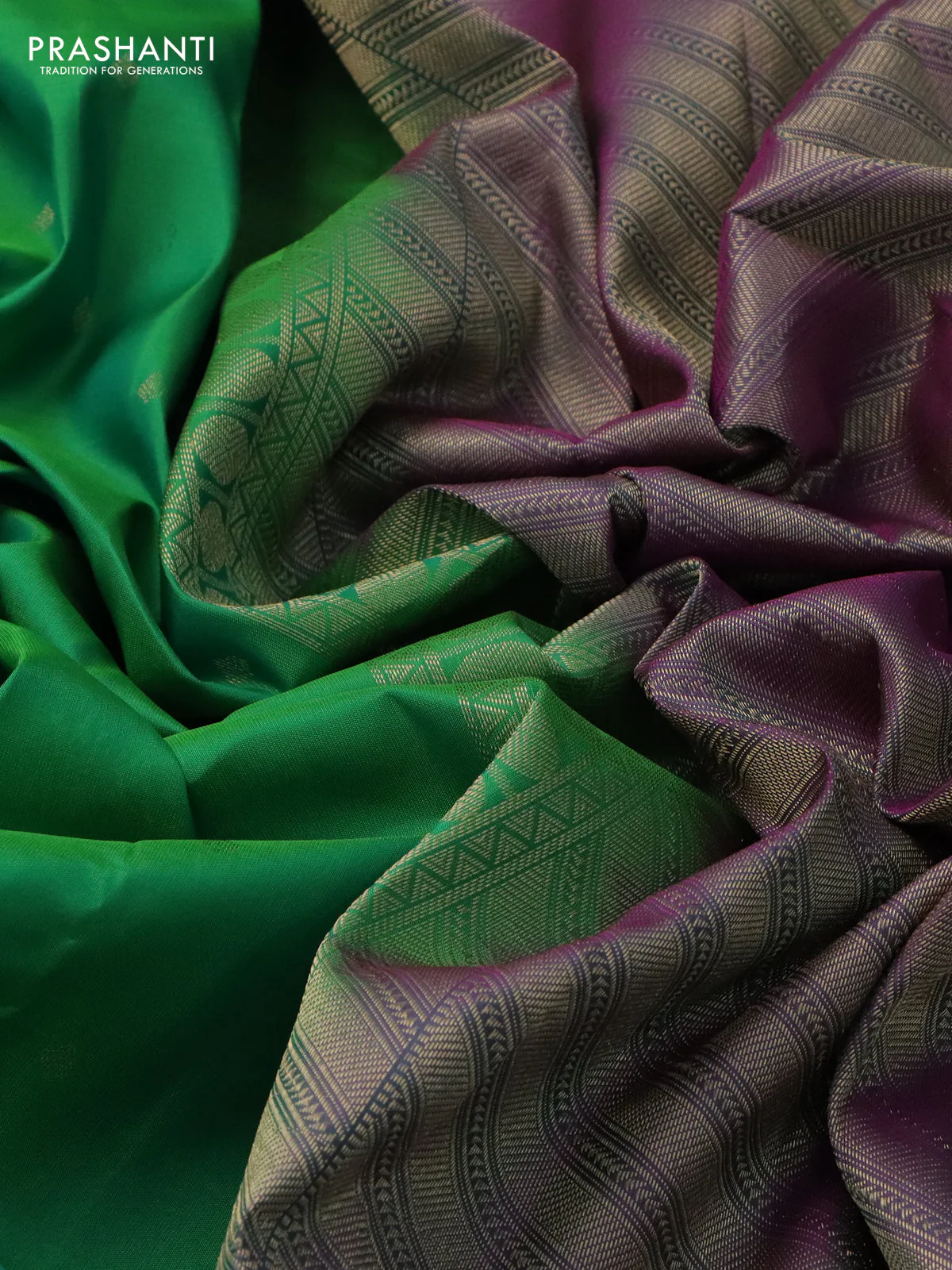 Pure kanchipuram silk saree green and purple with allover zari woven buttas and rettapet zari woven border - Image 3