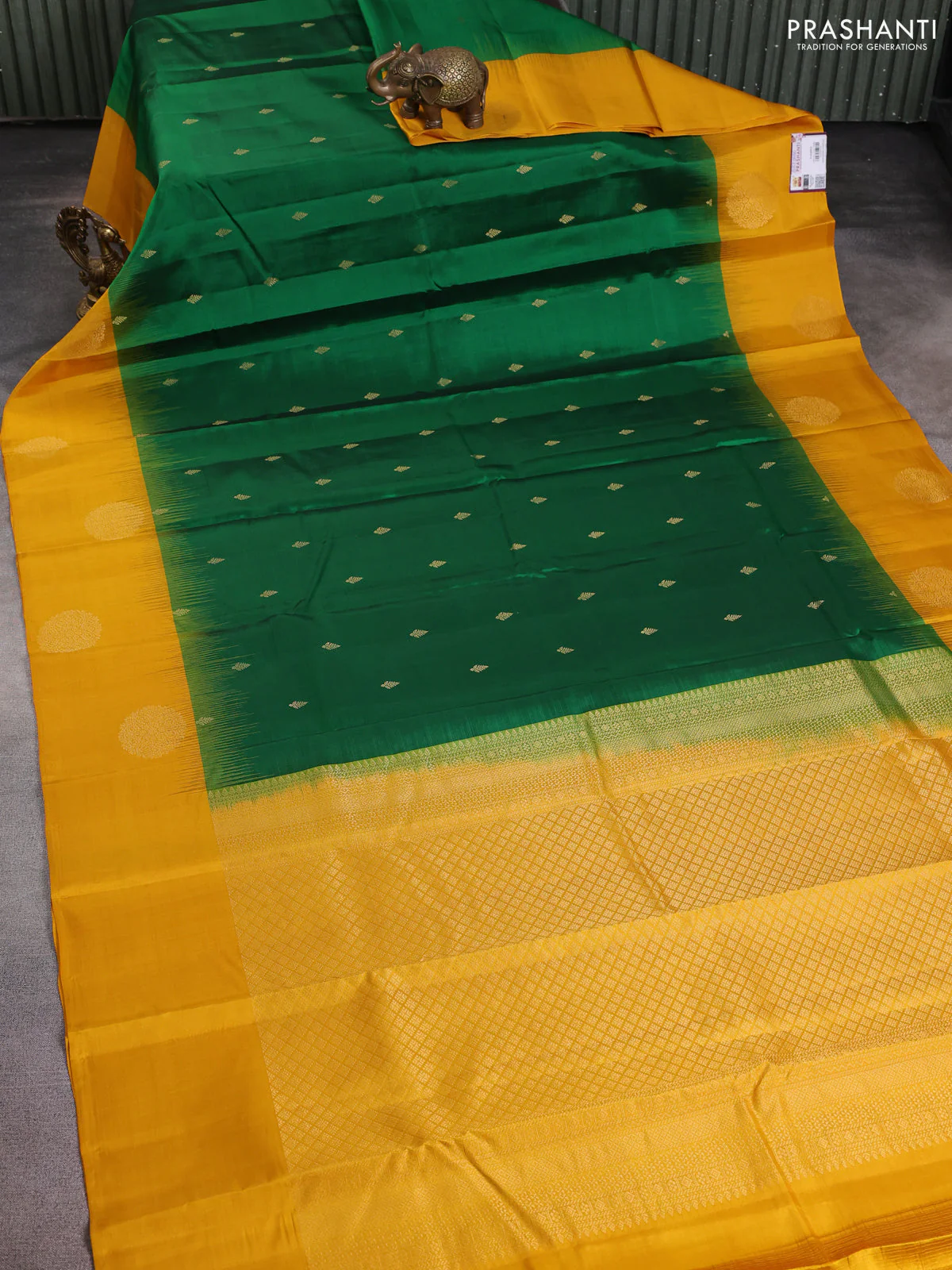 Pure kanchipuram silk saree green and yellow with zari woven buttas and zari woven butta border - Image 2