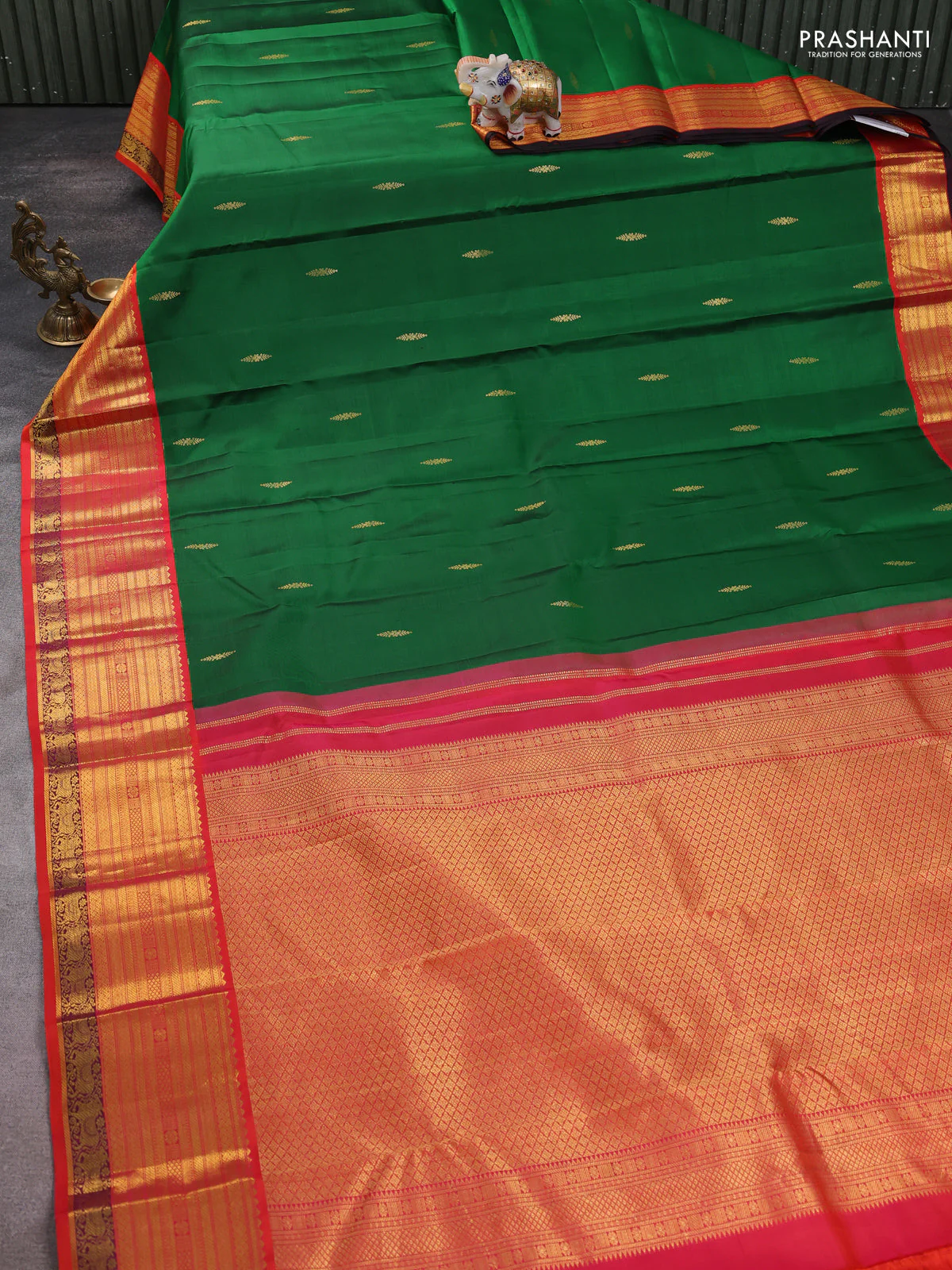 Pure kanchipuram silk saree green with zari woven buttas and ganga jamuna border - Image 2