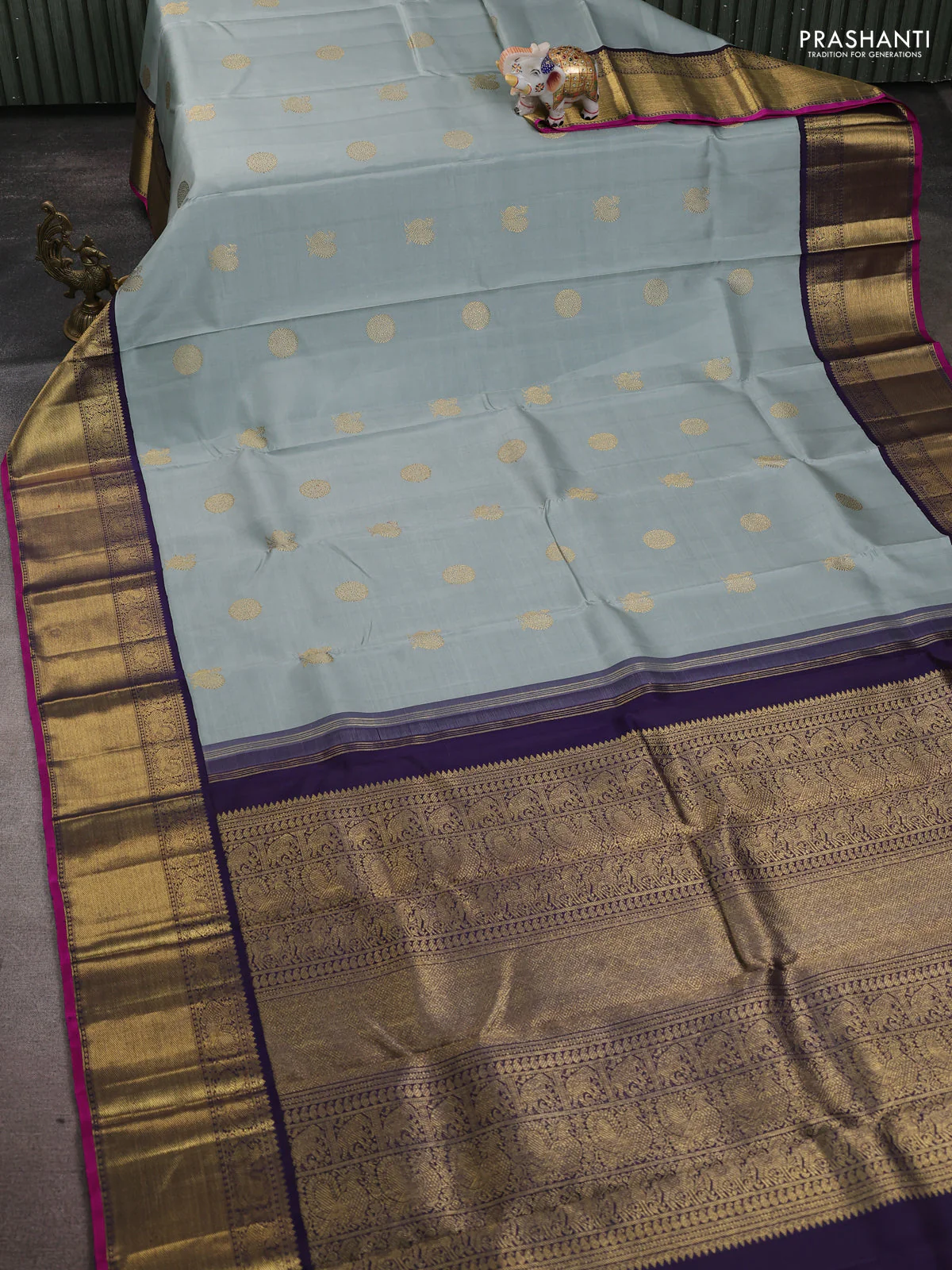 Pure kanchipuram silk saree grey and dual shade of jamun with annam & rudhraksha zari woven buttas and rich zari woven korvai border - Image 2