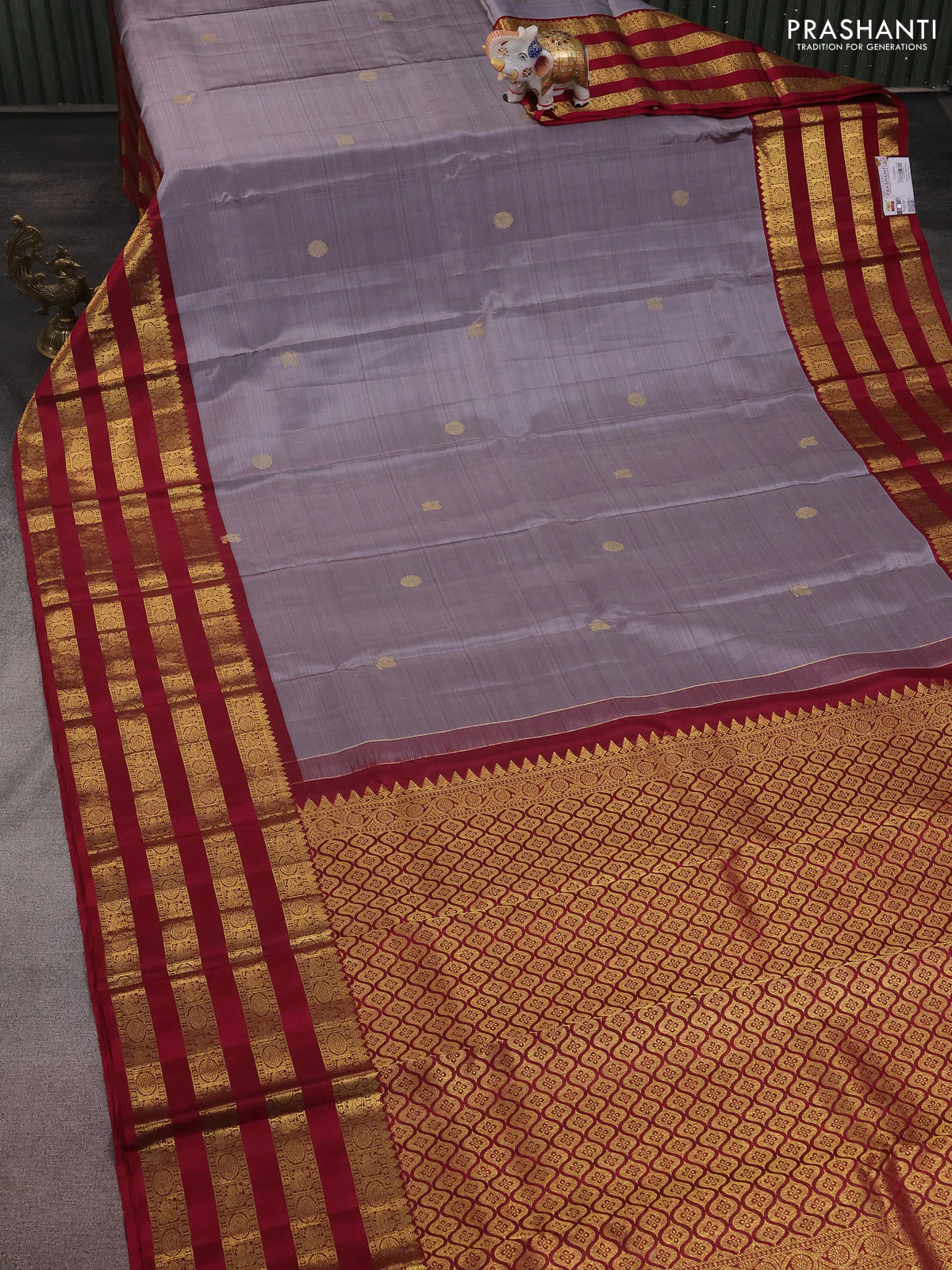 Pure kanchipuram silk saree grey and maroon with zari woven buttas and long zari woven border - Image 2