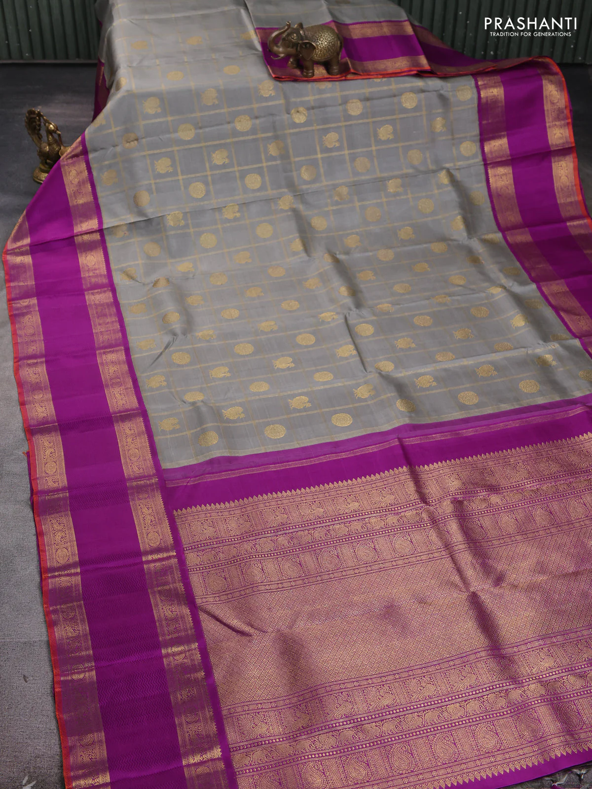 Pure kanchipuram silk saree grey and purple with allover zari checks & buttas and long rettapet zari woven korvai border - Image 2