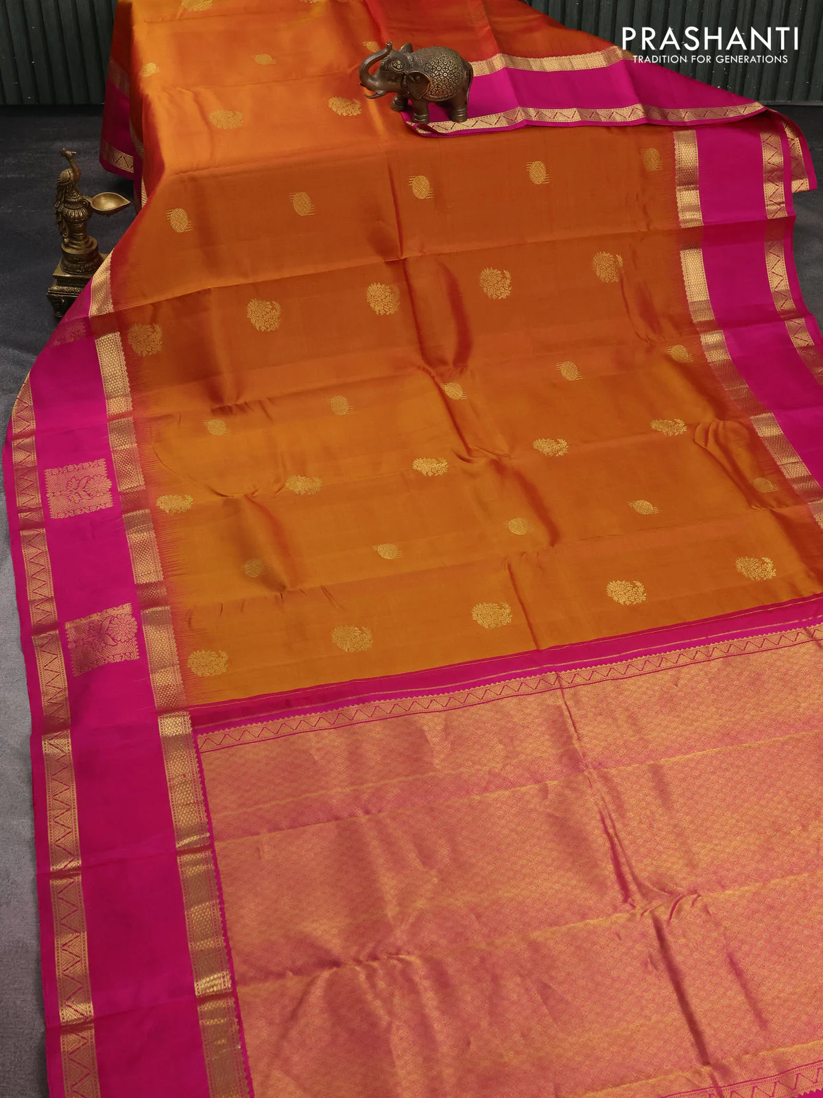 Pure kanchipuram silk saree honey shade and pink with zari woven buttas and long zari woven butta border - Image 2