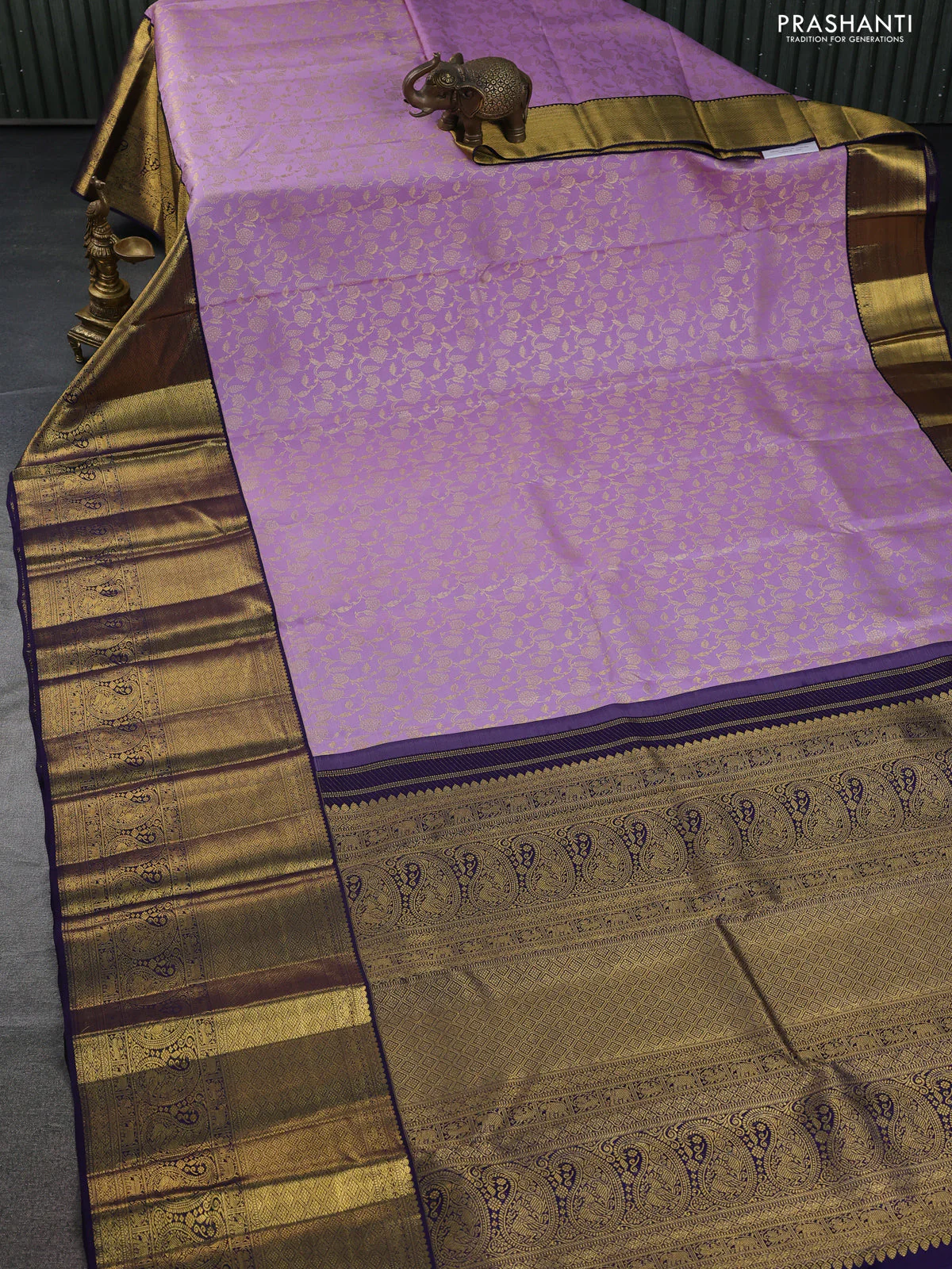 Pure kanchipuram silk saree lavender and navy blue with allover zari woven brocade weaves and zari woven border - Image 2