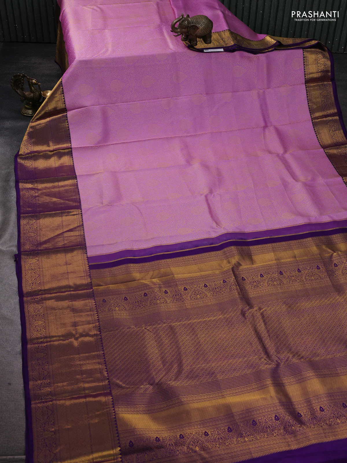 Pure kanchipuram silk saree lavender and violet with allover zari woven brocade weaves and long rich zari woven border - Image 2