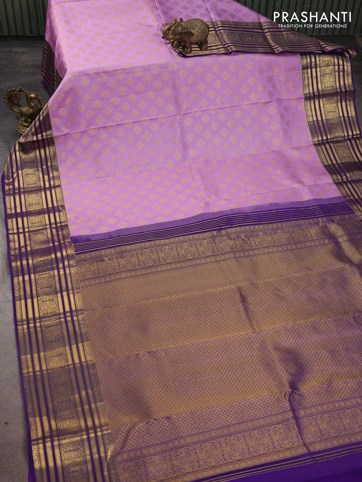 Pure kanchipuram silk saree lavender and violet with zari woven buttas and zari woven border - Image 2