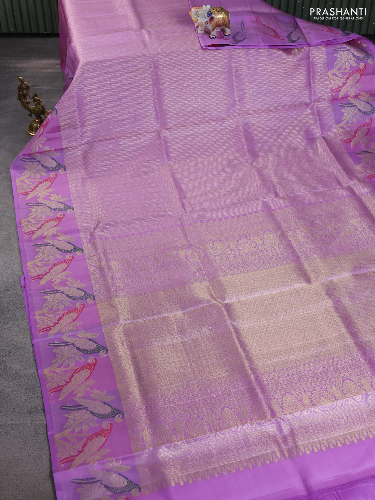 Pure kanchipuram silk saree lavender with allover zari woven brocade weaves and parrot design zari woven border - Image 7