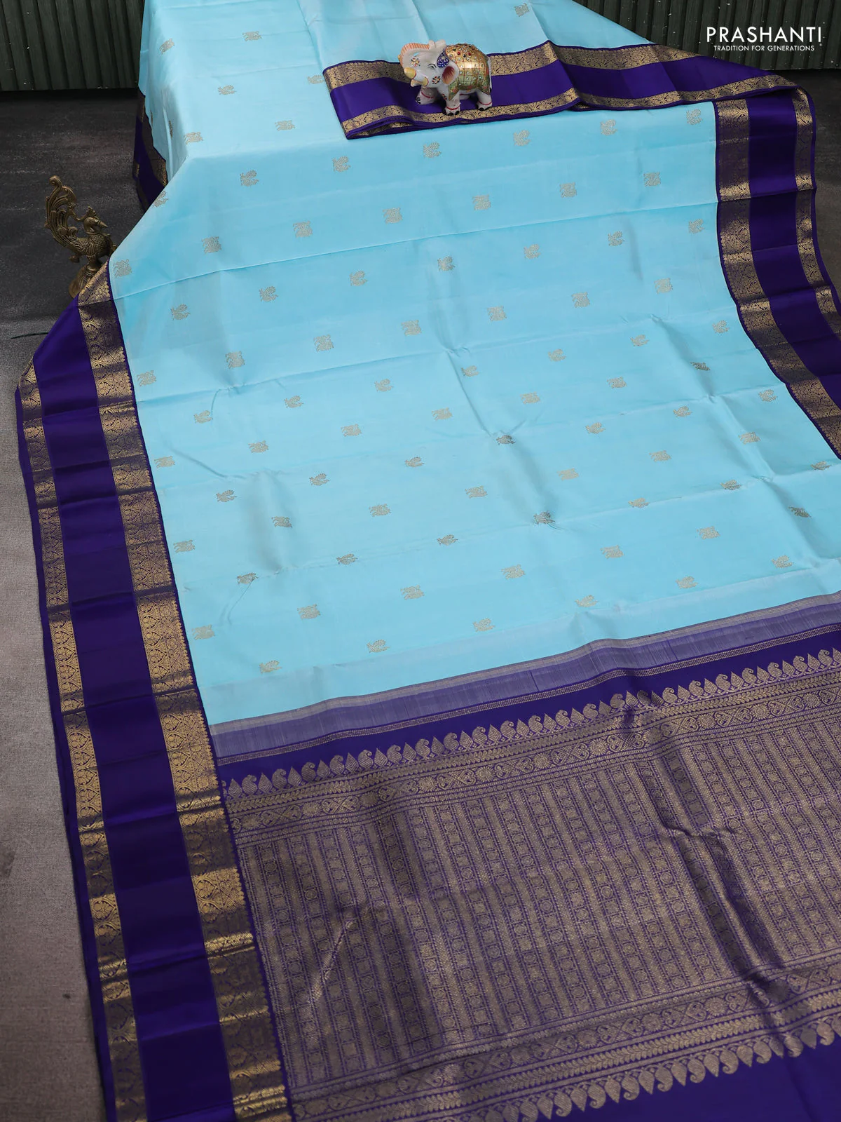 Pure kanchipuram silk saree light blue and blue with zari woven buttas and rich zari woven korvai border - Image 2