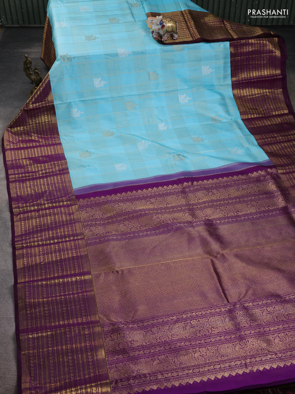 Pure kanchipuram silk saree light blue and purple with allover zari checks & buttas and long rich zari woven border - Image 2