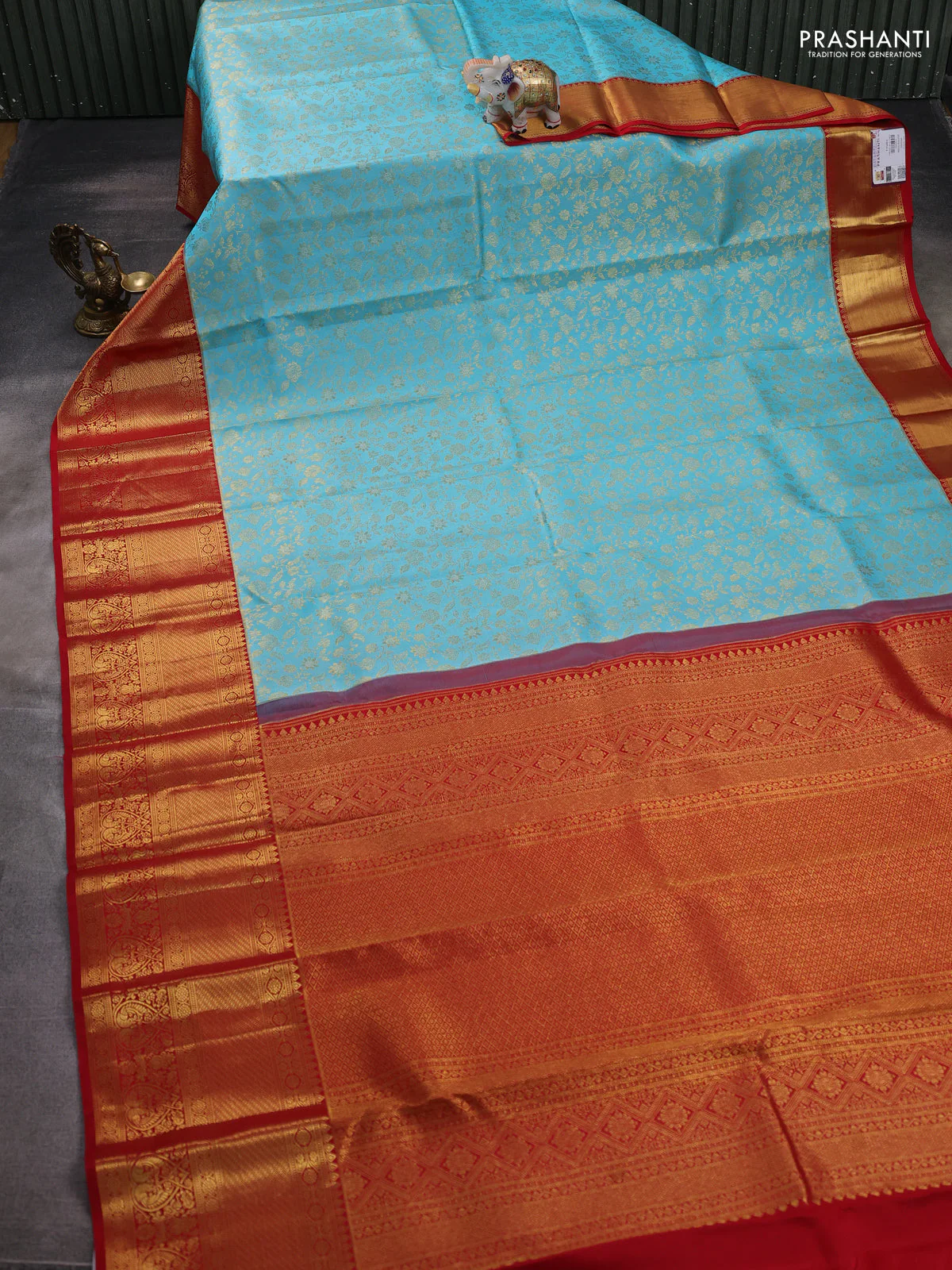 Pure kanchipuram silk saree light blue and red with allover zari woven brocade weaves and zari woven border - Image 2