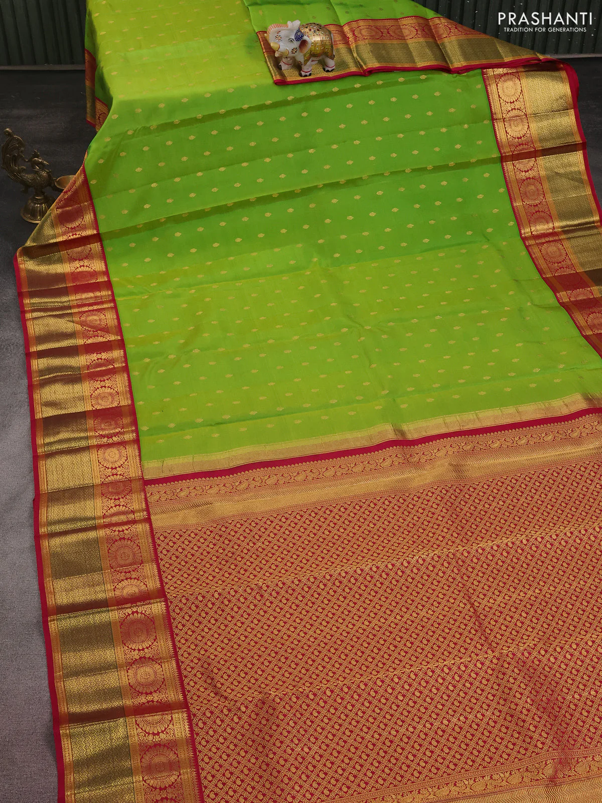 Pure kanchipuram silk saree light green and pink with zari woven buttas and zari woven korvai border - Image 2
