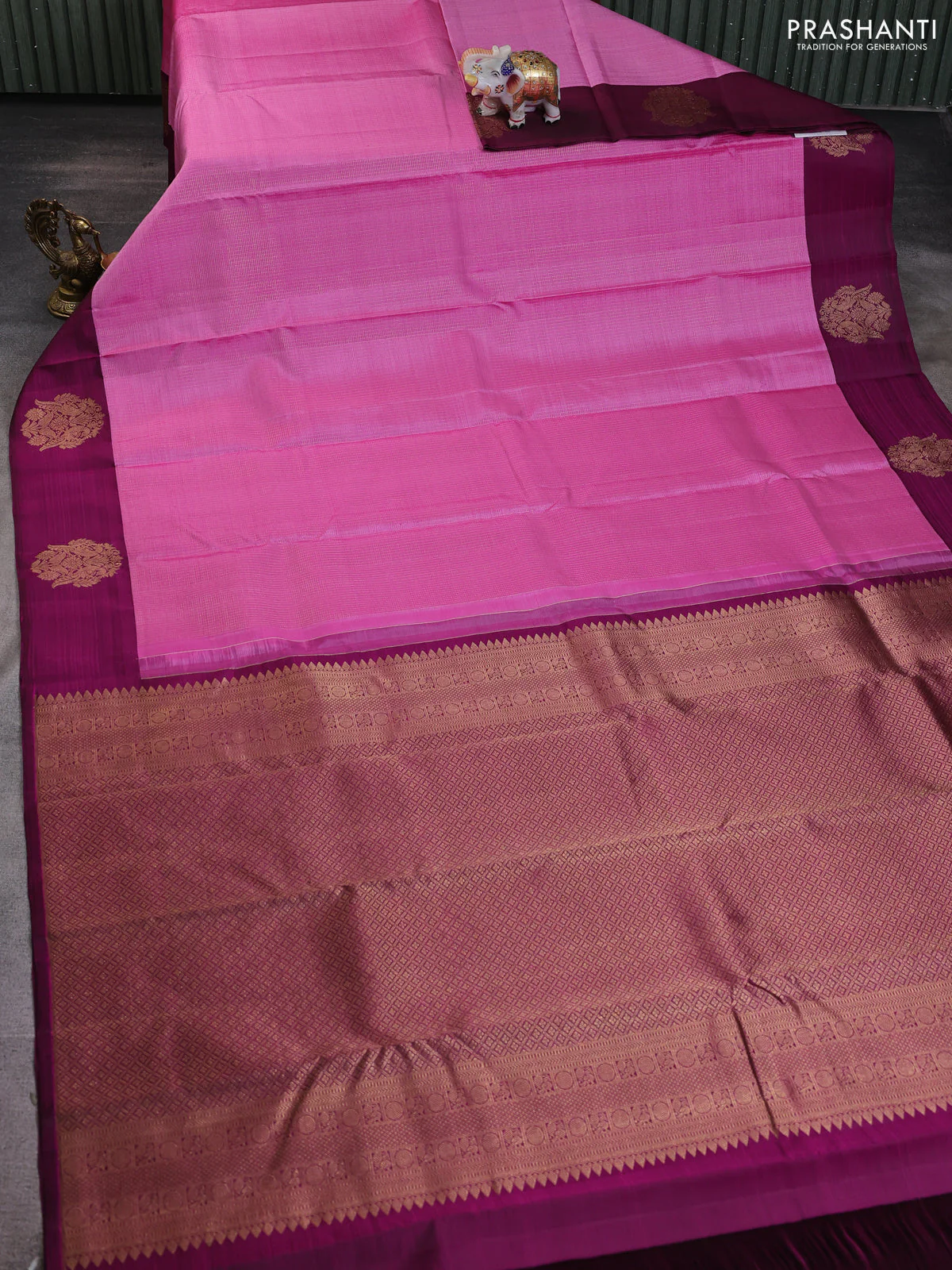Pure kanchipuram silk saree light pink and dark magenta pink with allover zari stripe pattern and zari woven butta border - Image 2