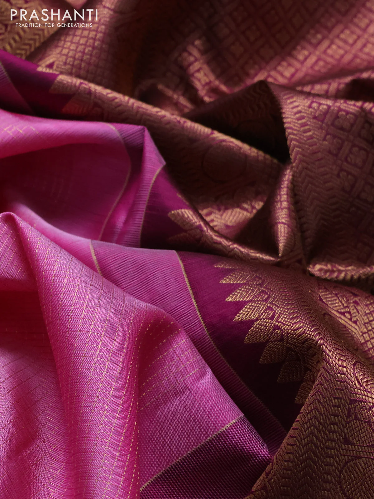 Pure kanchipuram silk saree light pink and dark magenta pink with allover zari stripe pattern and zari woven butta border - Image 3