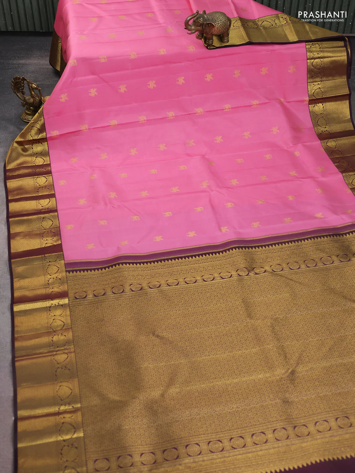 Pure kanchipuram silk saree light pink and deep coffee brown with zari woven buttas and zari woven korvai border - Image 3