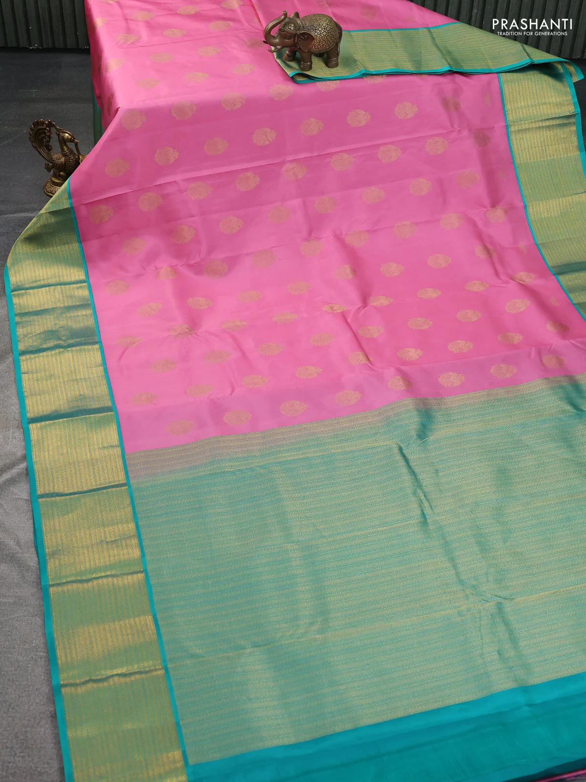 Pure kanchipuram silk saree light pink and teal green with zari woven peacock buttas and zari woven korvai border - Image 2