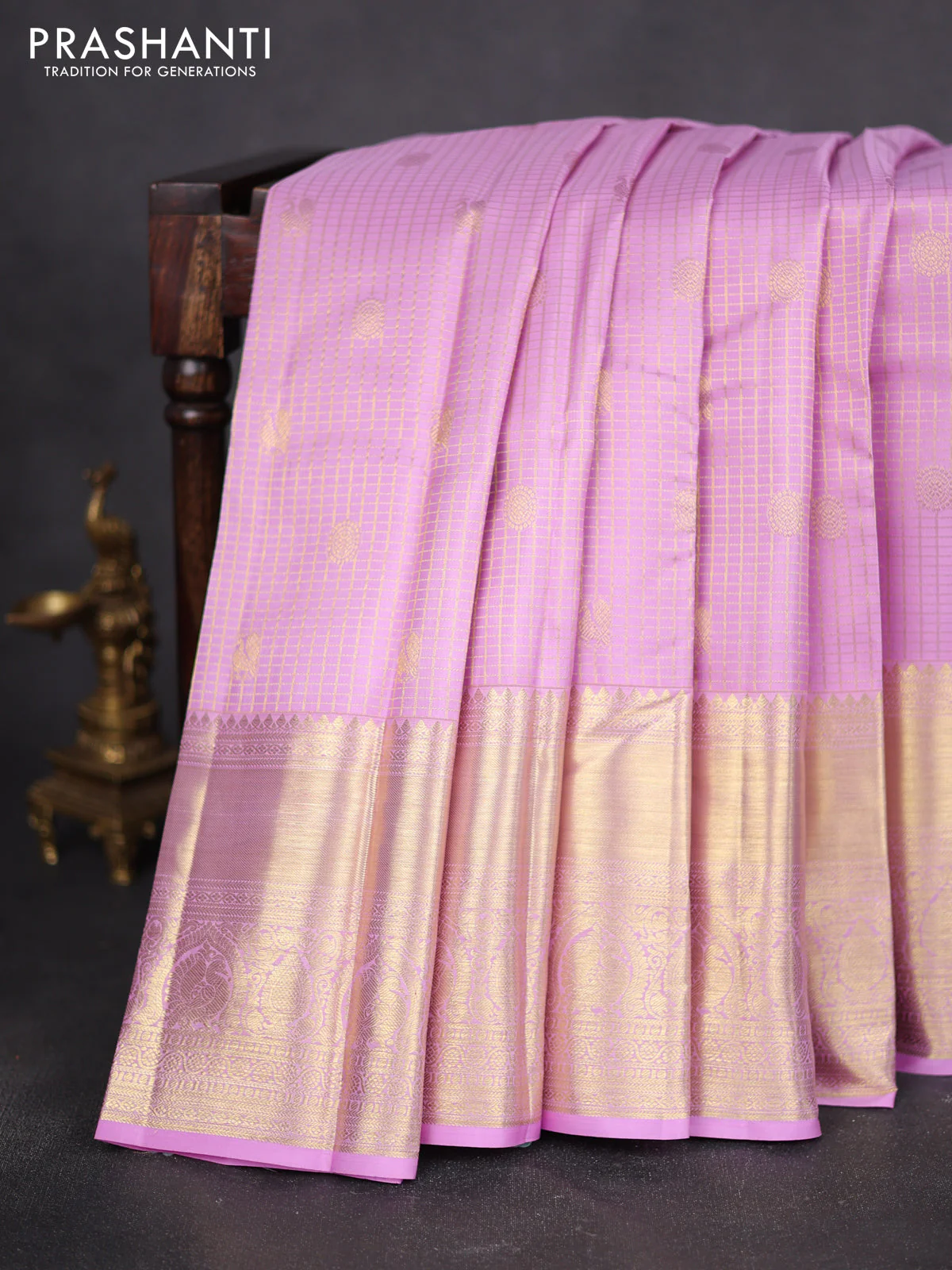 Pure kanchipuram silk saree light pink with allover zari checks & buttas and long zari woven border - Image 2