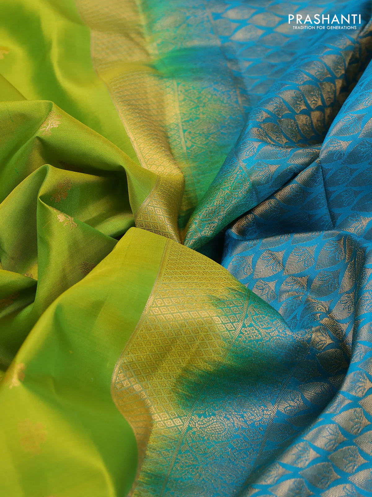 Pure kanchipuram silk saree lime green and teal blue shade with allover zari woven buttas and rettapet zari woven korvai border - Image 3
