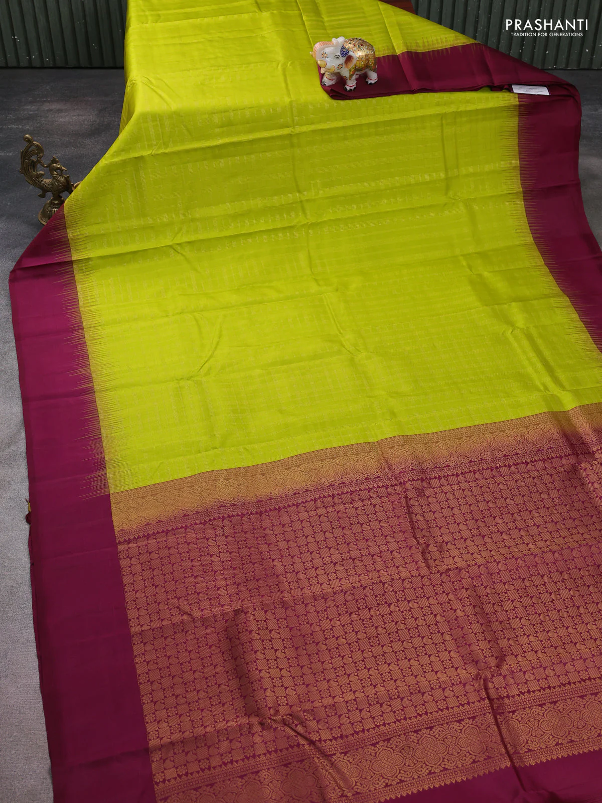 Pure kanchipuram silk saree lime green and wine shade with allover zari checked pattern and simple border - Image 2