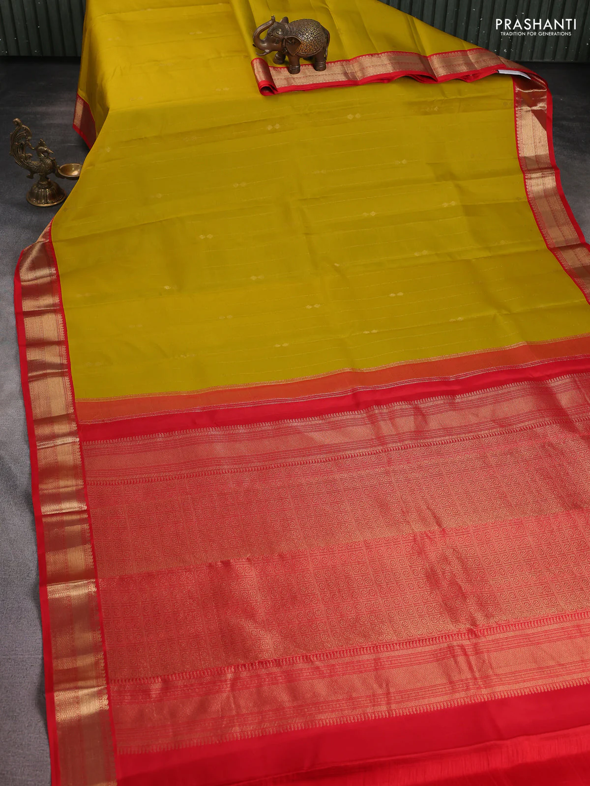 Pure kanchipuram silk saree lime yellow and red with allover zari weaves and zari woven korvai border - Image 2