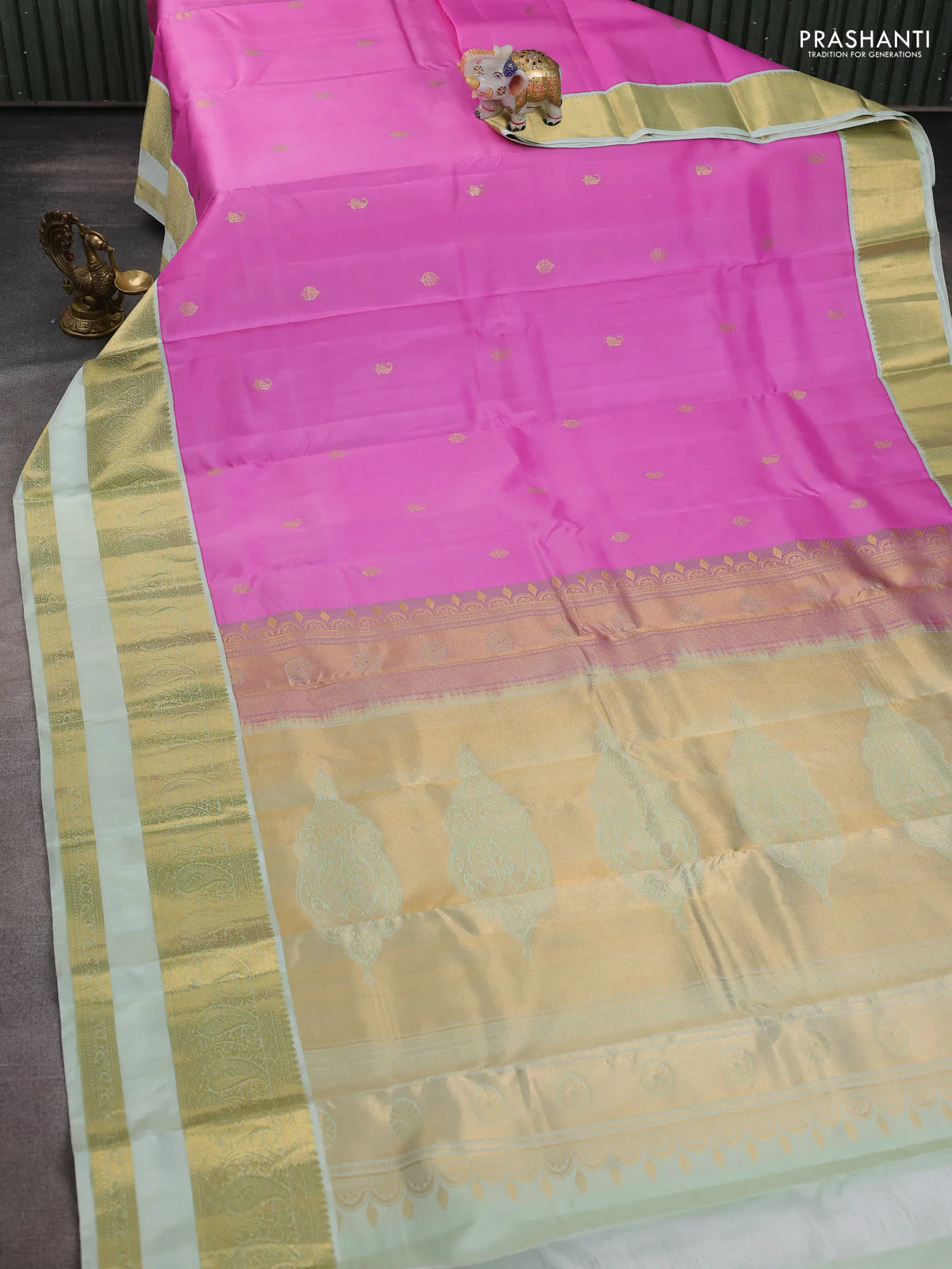 Pure kanchipuram silk saree lotus pink and mild pista green with zari woven buttas and long rettapet zari woven border - Image 2