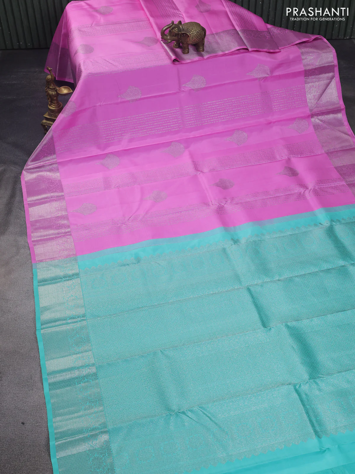 Pure kanchipuram silk saree lotus pink and teal shade with allover zari weaves & buttas and zari woven floral border - Image 2