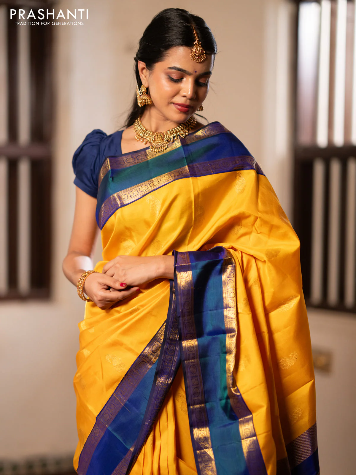 Pure kanchipuram silk saree mango yellow and blue with paisley zari woven buttas and rettapet zari woven border - Image 5
