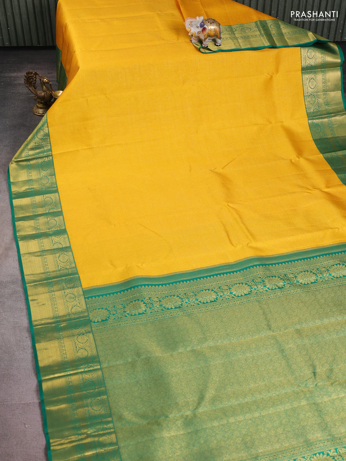 Pure kanchipuram silk saree mango yellow and green with allover zari woven brocade weaves and rich zari woven border - Image 3