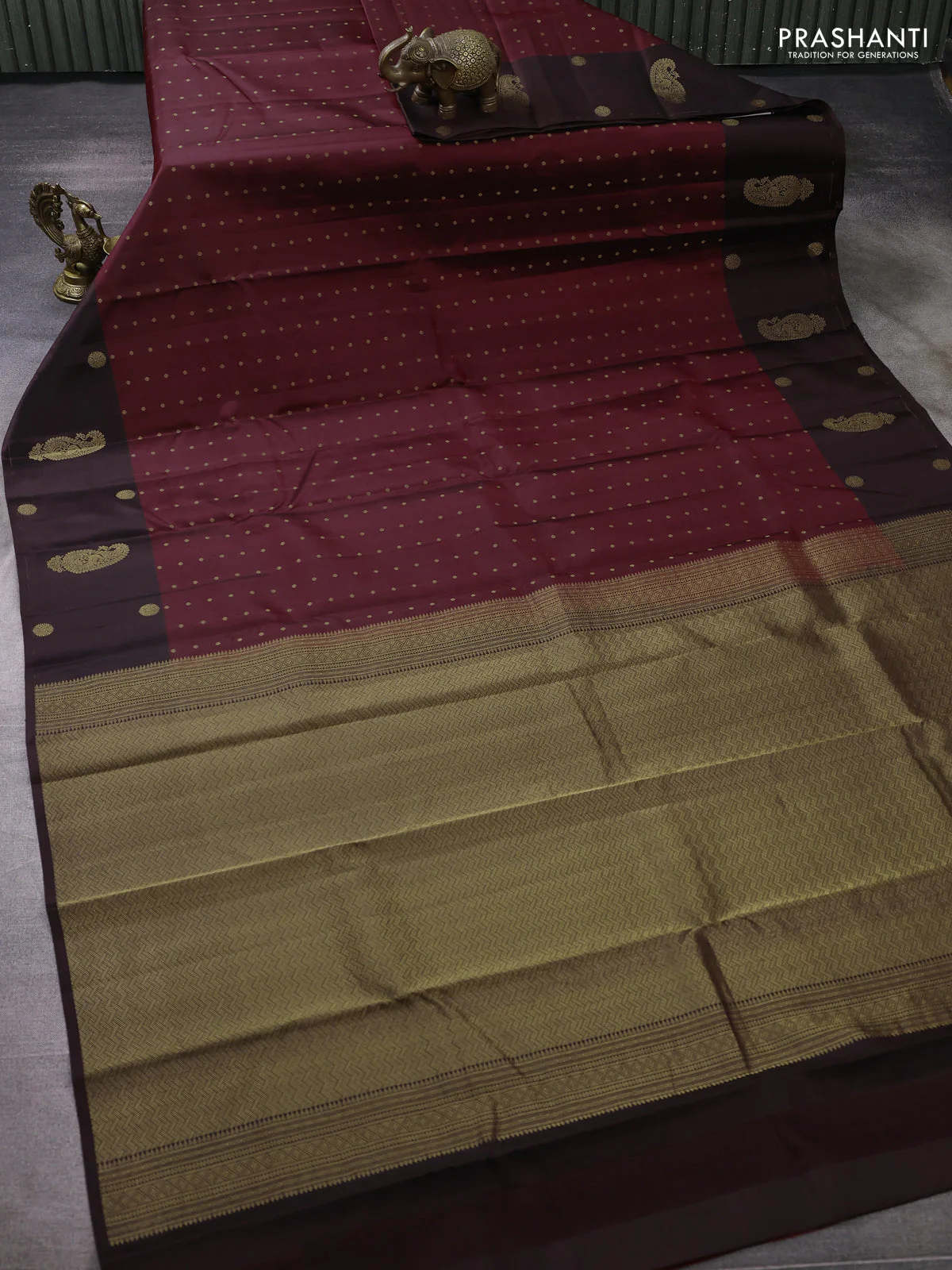 Pure kanchipuram silk saree maroon and coffee brown with allover zari buttas and paisley zari woven border - Image 2