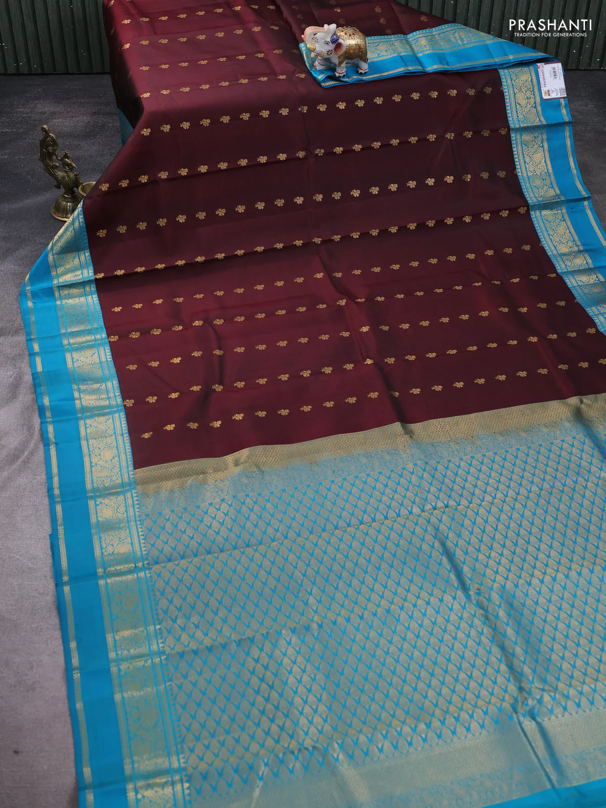 Pure kanchipuram silk saree maroon and cs blue with allover zari woven buttas and rettapet zari woven korvai border - Image 2