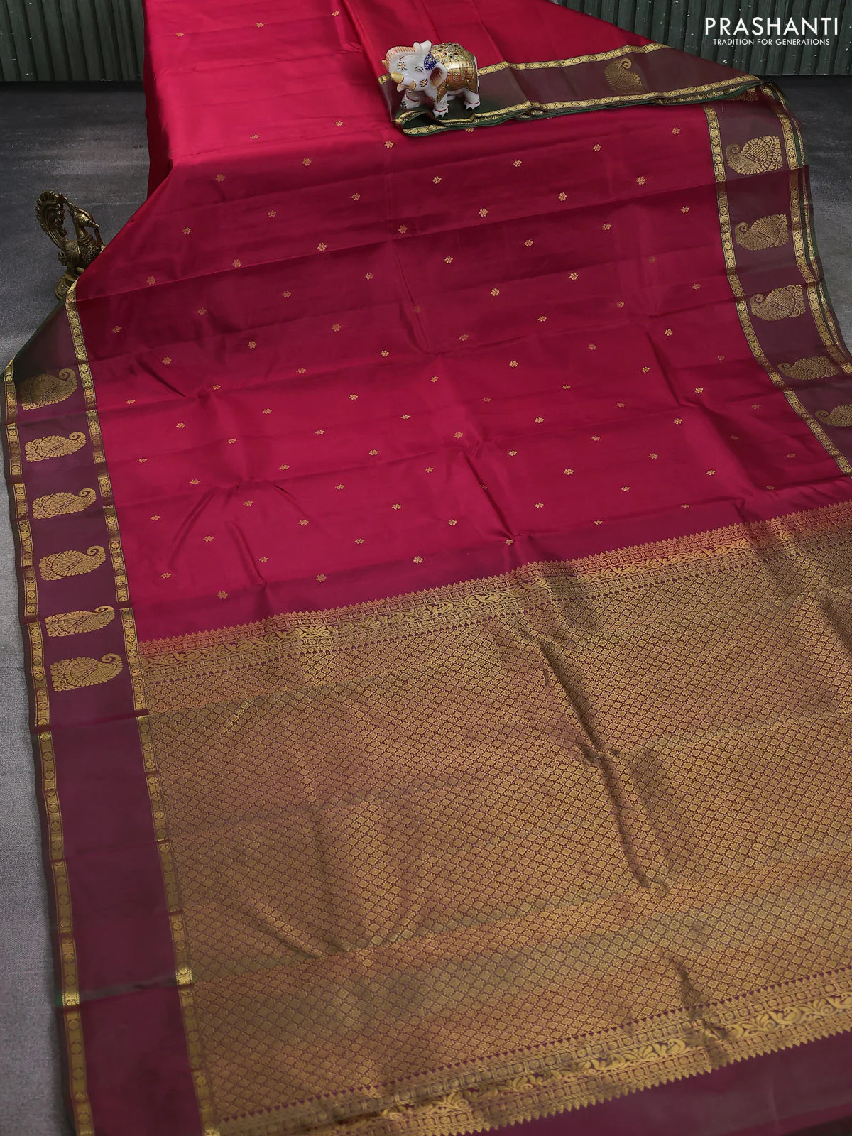Pure kanchipuram silk saree maroon and dual shade of greenish maroon with allover zari woven buttas and rettapet zari woven paisley butta border - Image 2