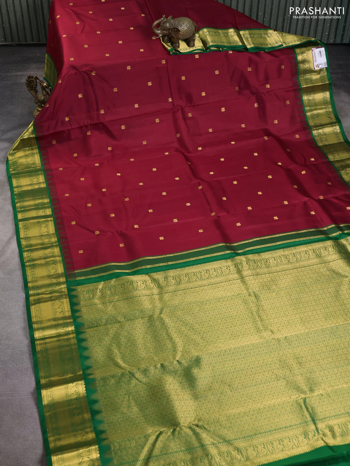 Pure kanchipuram silk saree maroon and green with zari woven buttas and temple design zari woven border - Image 2