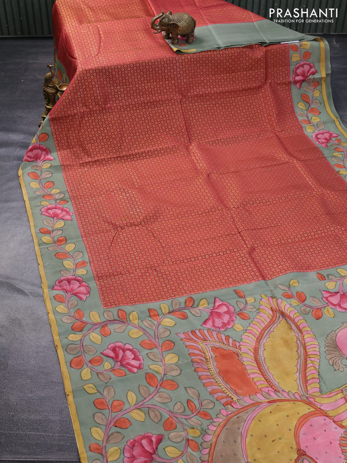 Pure kanchipuram silk saree maroon and grey shade with allover zari woven brocade weaves and kalamkari printed pallu & border - Image 2