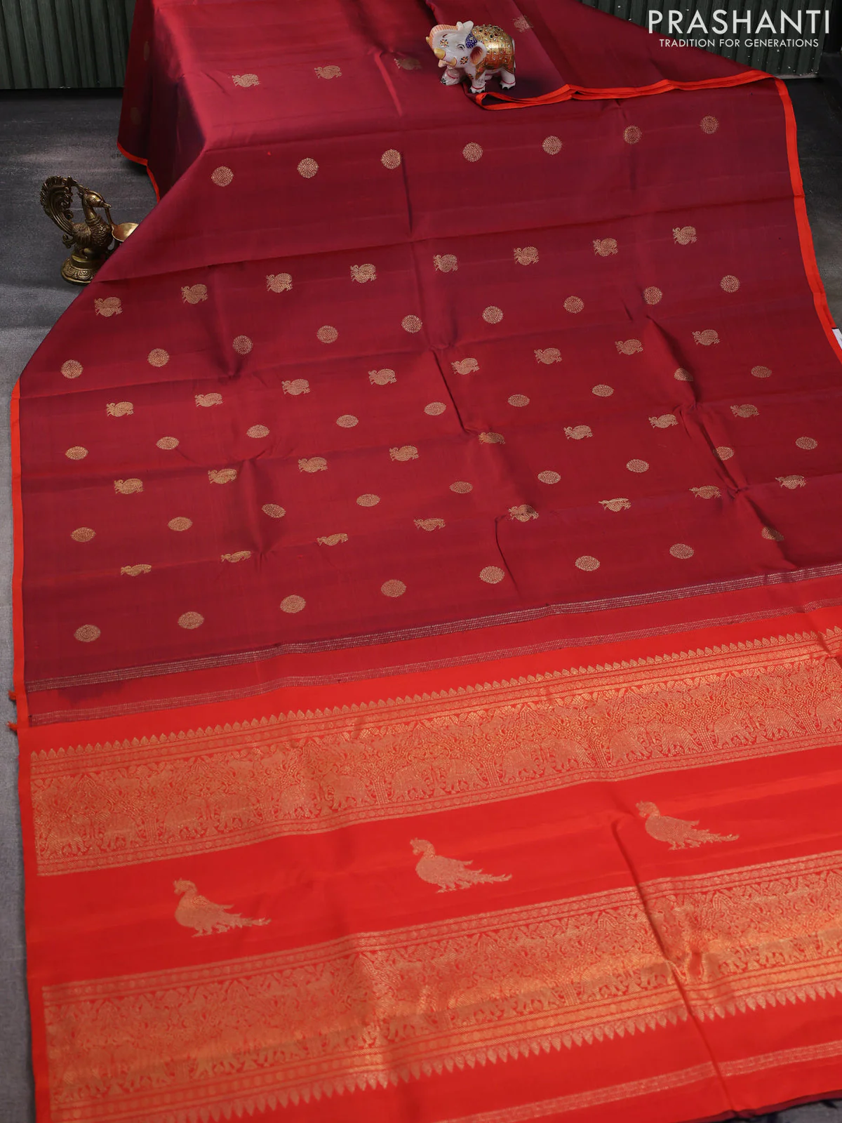 Pure kanchipuram silk saree maroon and orange with annam & rudhraksha zari woven buttas and piping border - Image 2