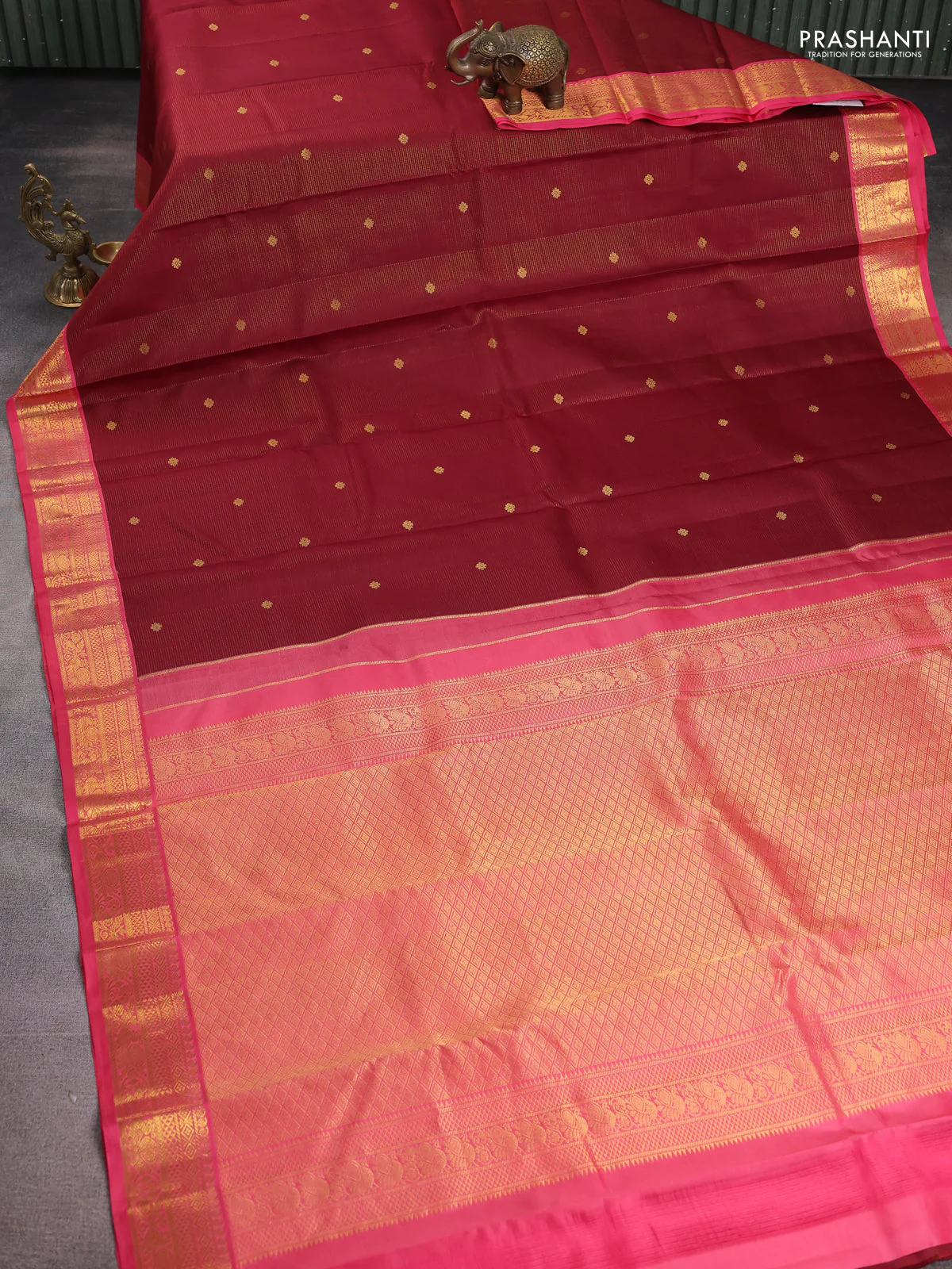 Pure kanchipuram silk saree maroon and pink shade with allover zari weaves & buttas and zari woven korvai border - Image 2