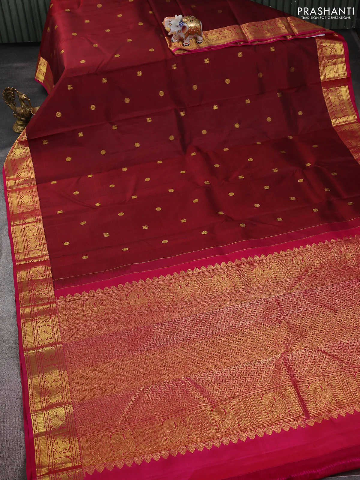 Pure kanchipuram silk saree maroon and pink with annam & rudhraksha zari woven buttas and rich zari woven border - Image 2